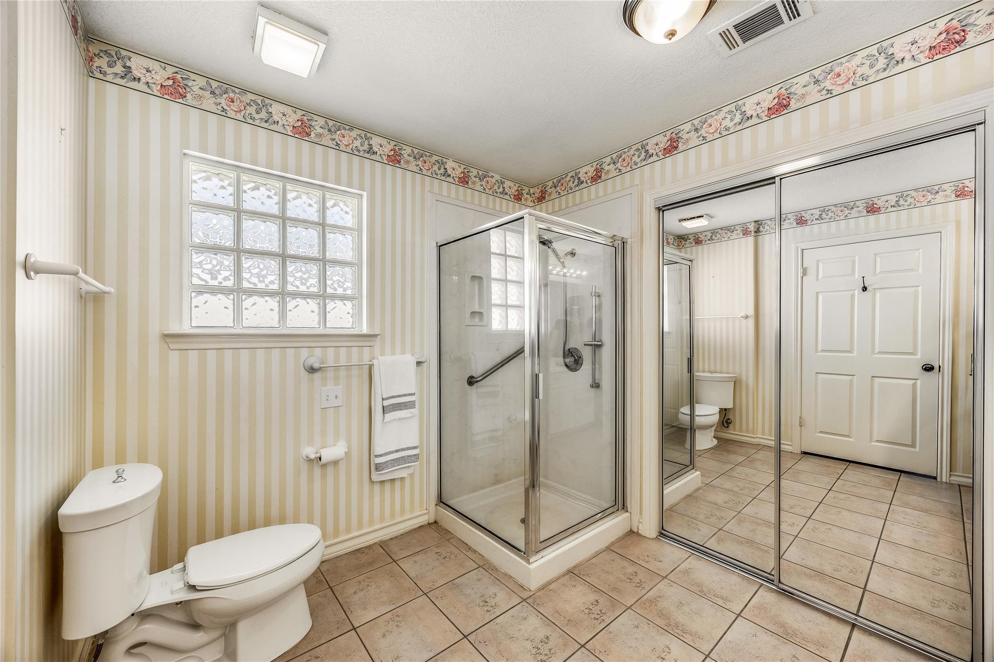 209 Village Dr Property Photo 23