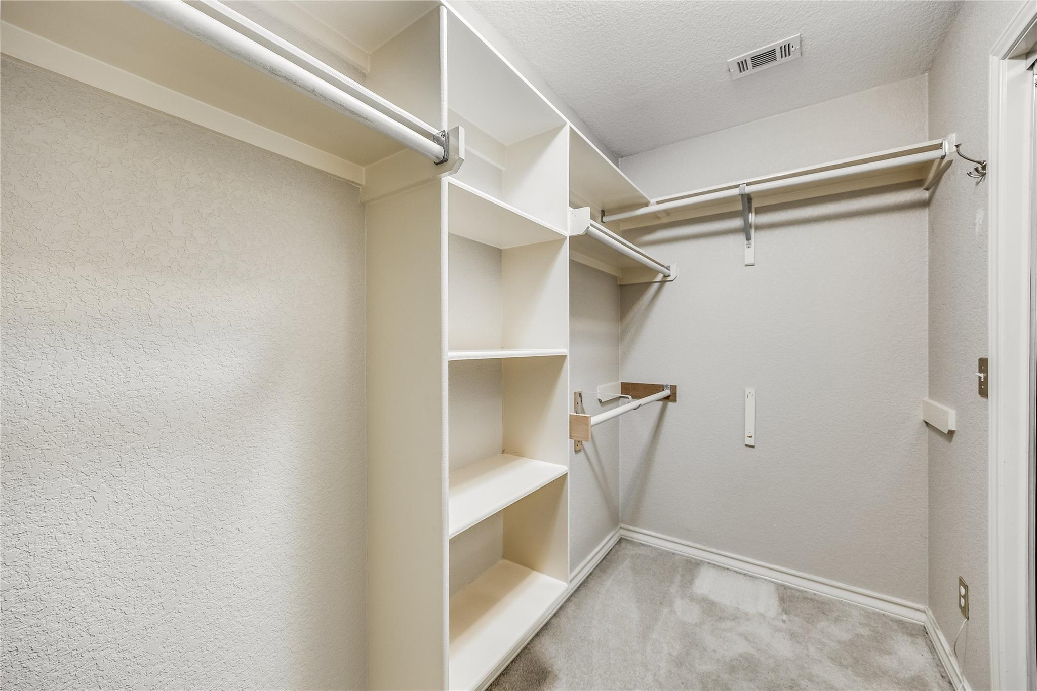 209 Village Dr Property Photo 24