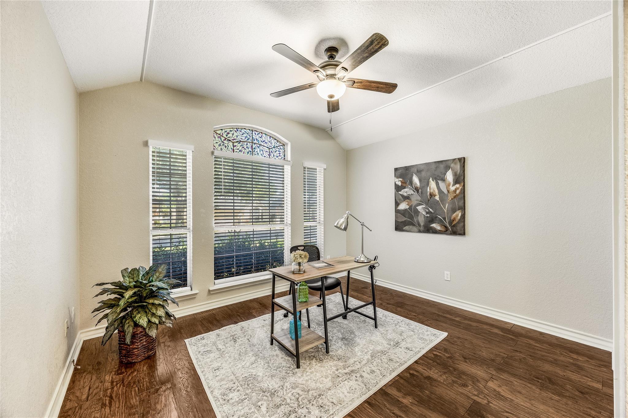 209 Village Dr Property Photo 25