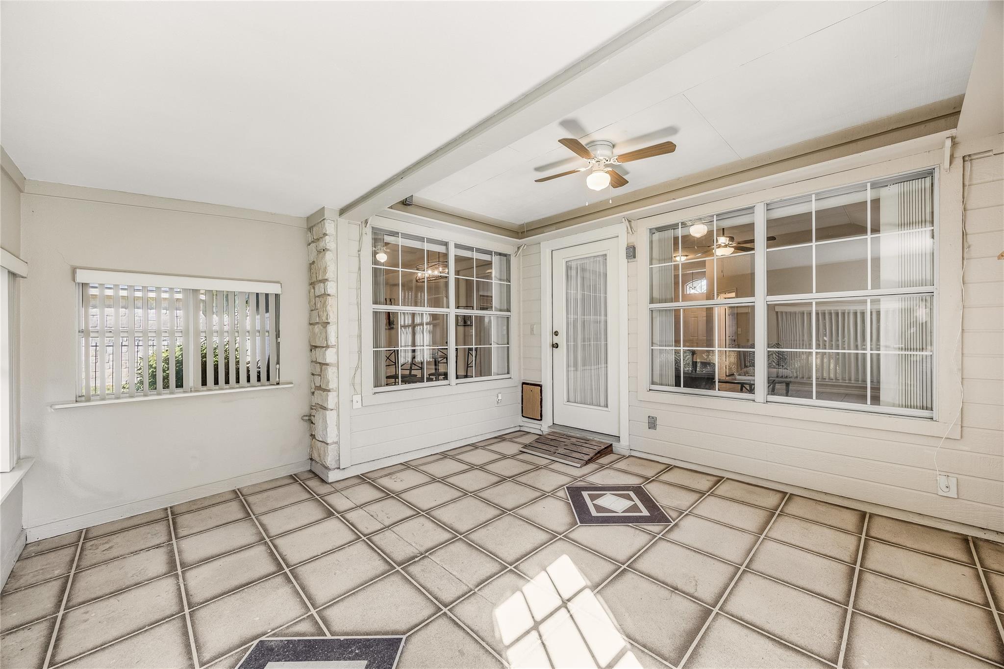 209 Village Dr Property Photo 30