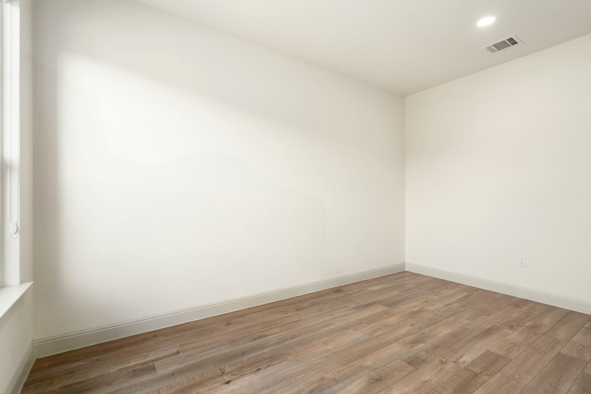 1633 Weavers Bnd Property Photo 9