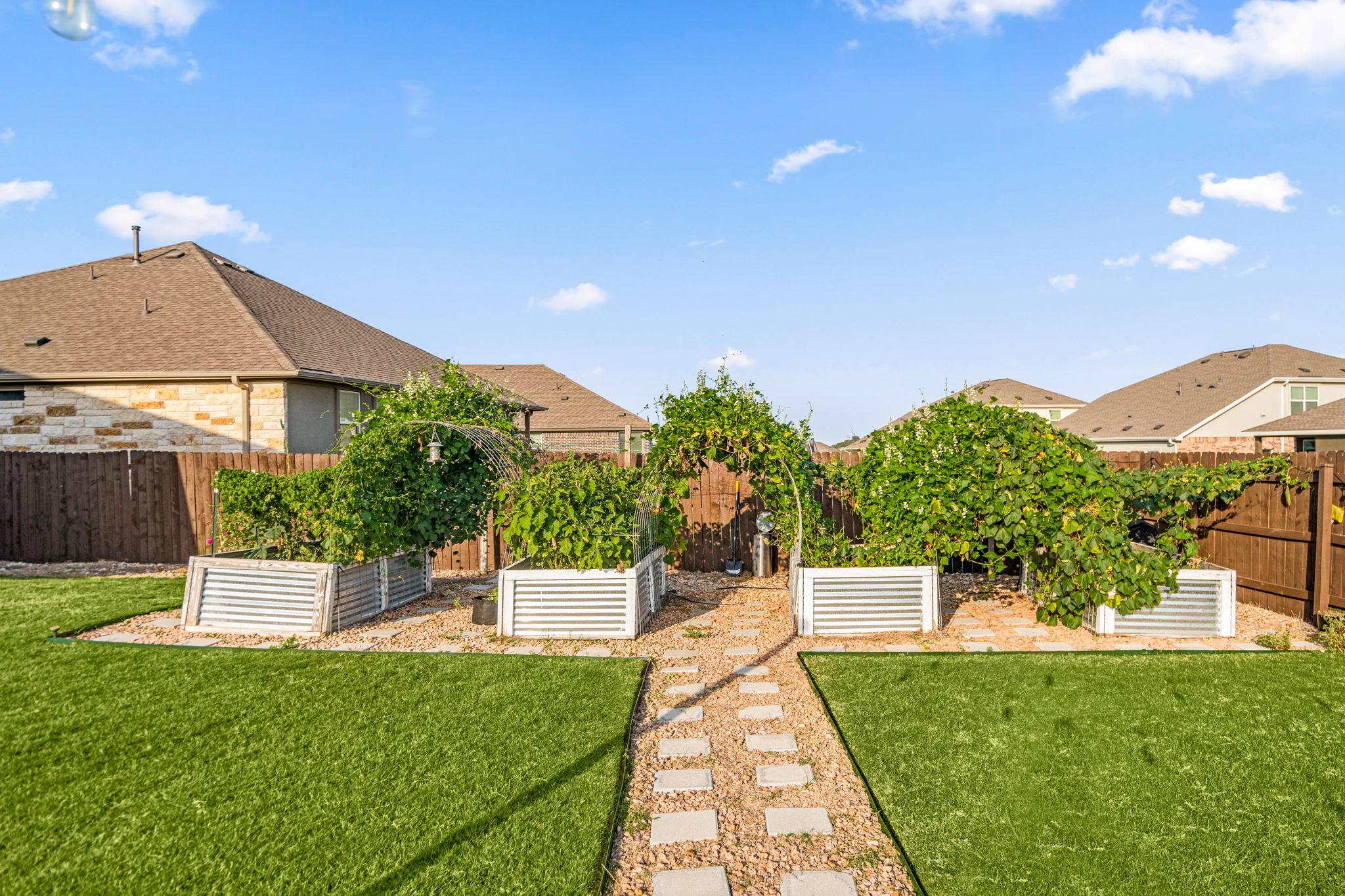 1633 Weavers Bnd Property Photo 21