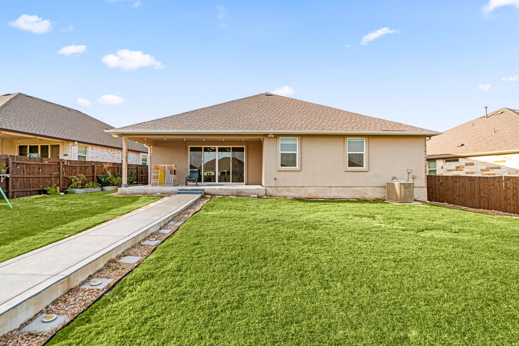 1633 Weavers Bnd Property Photo 22