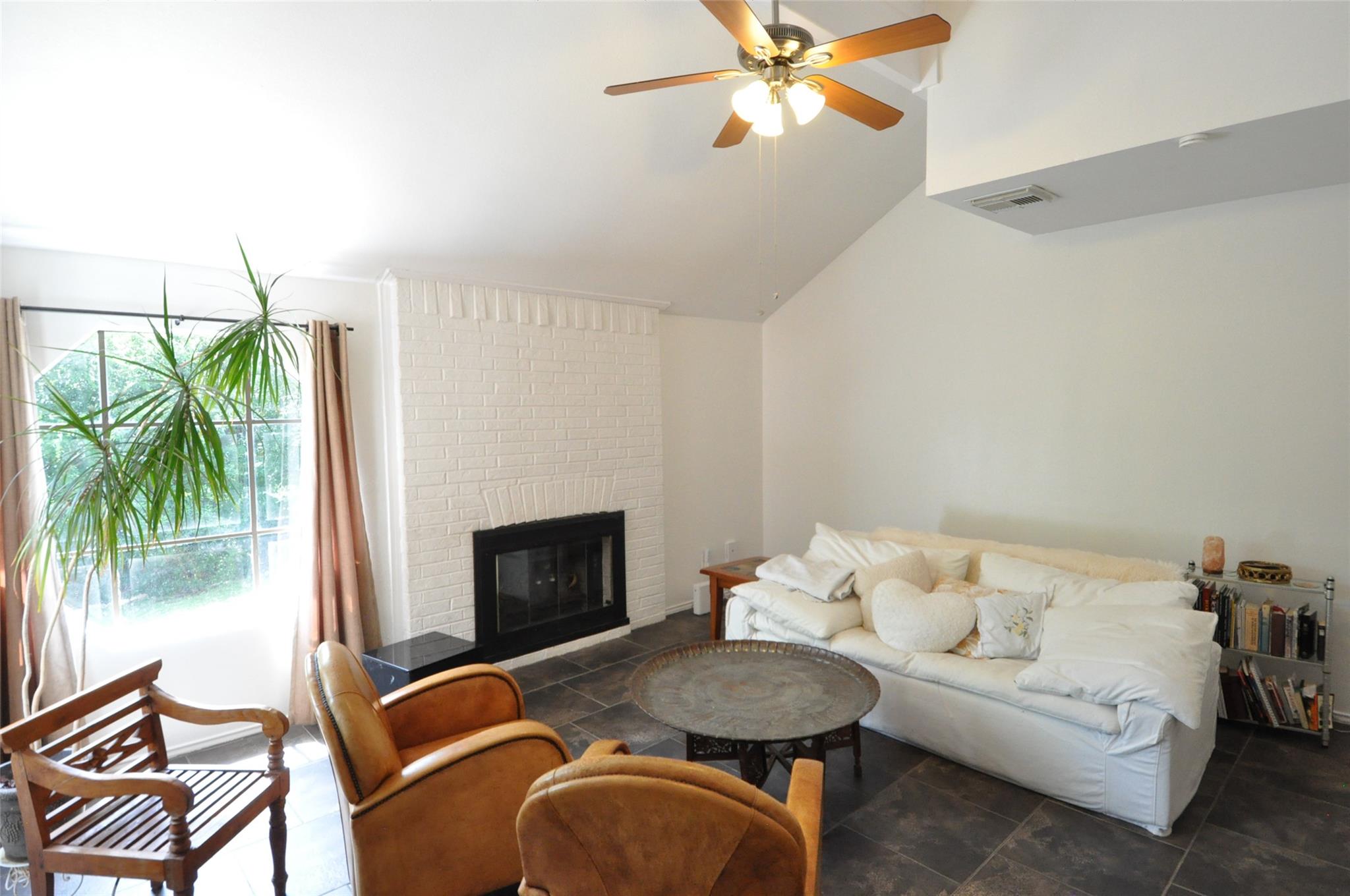 9902 Talleyran Dr Property Photo 5