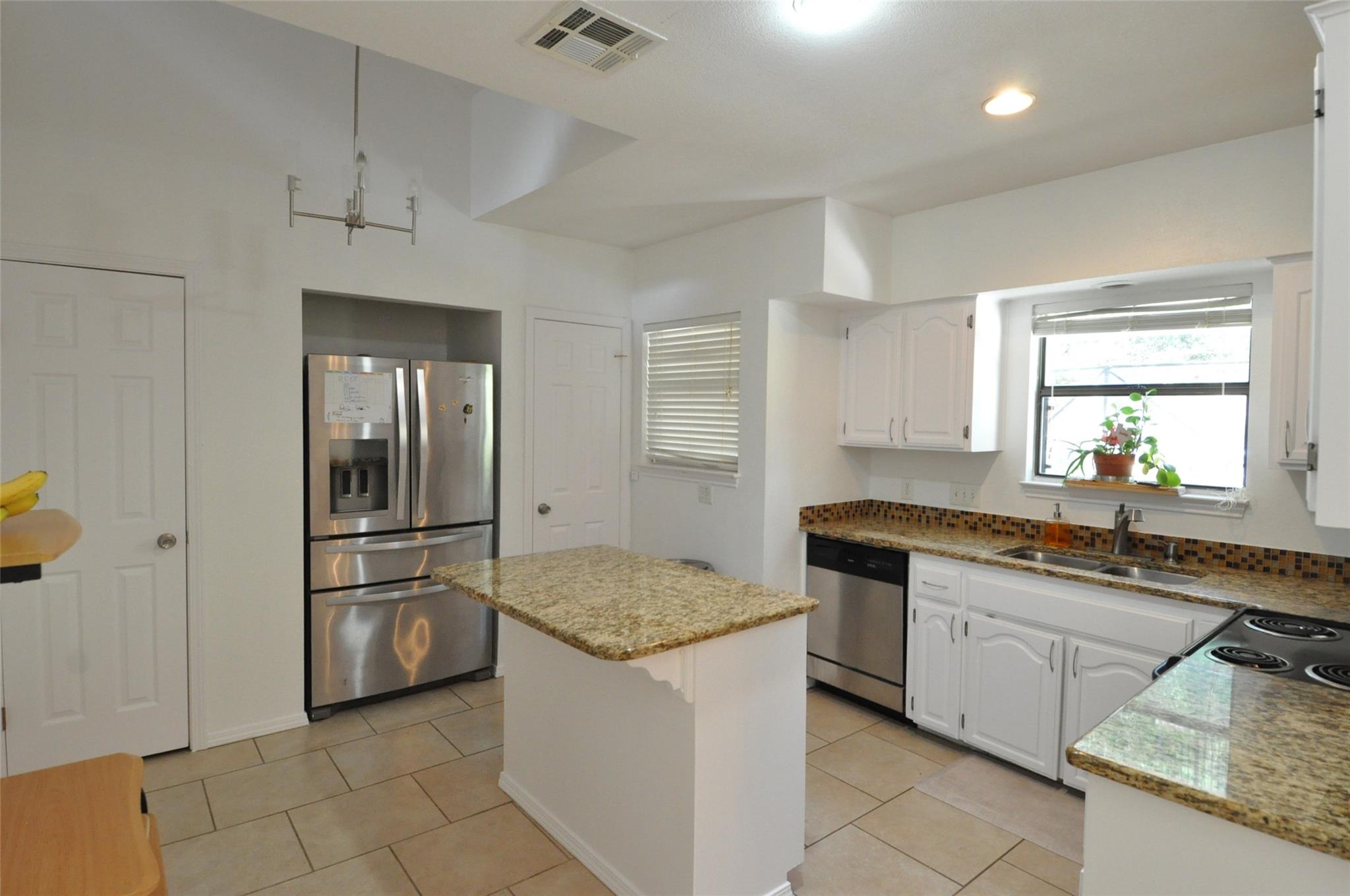 9902 Talleyran Dr Property Photo 7