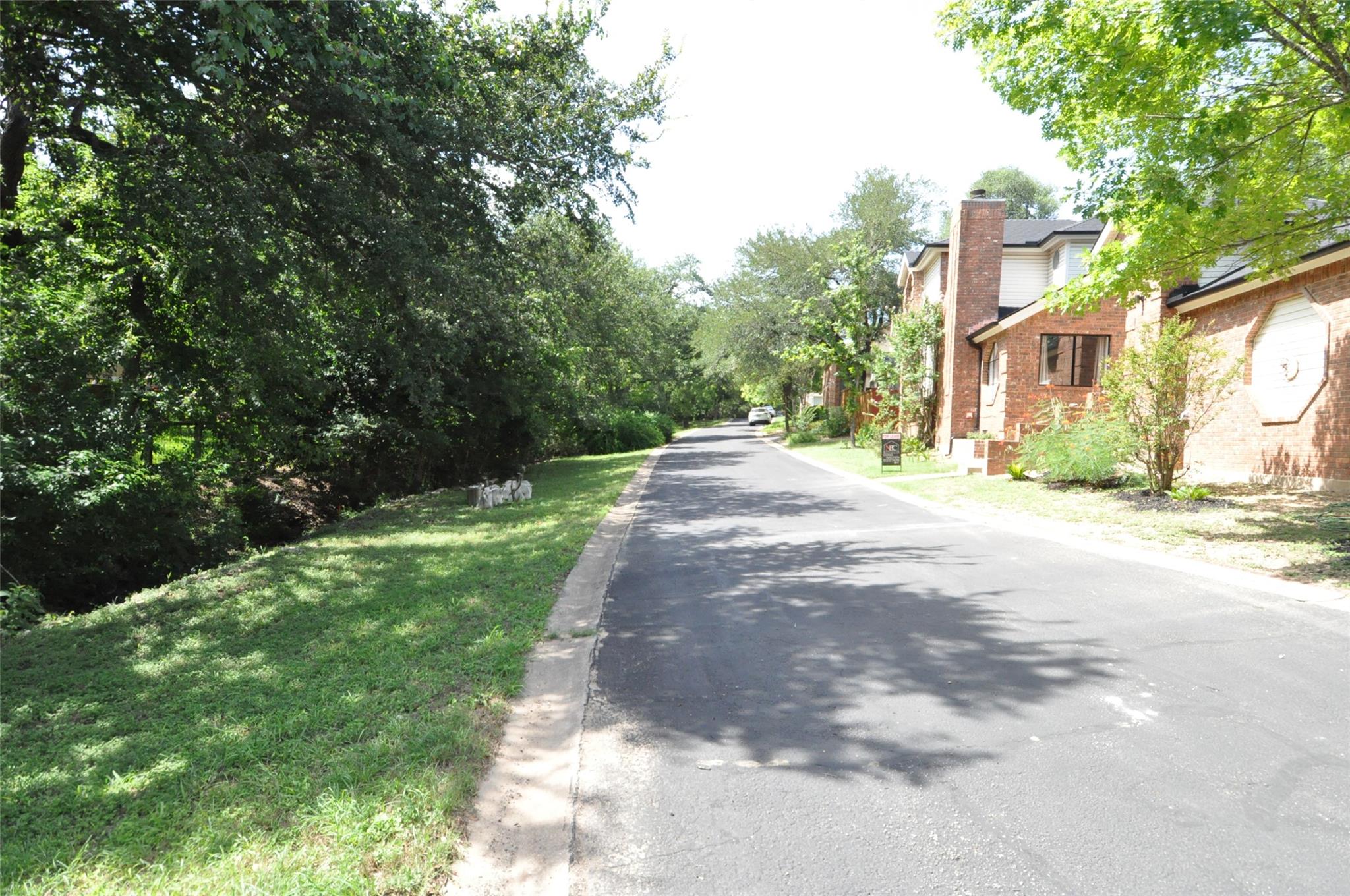 9902 Talleyran Dr Property Photo 32