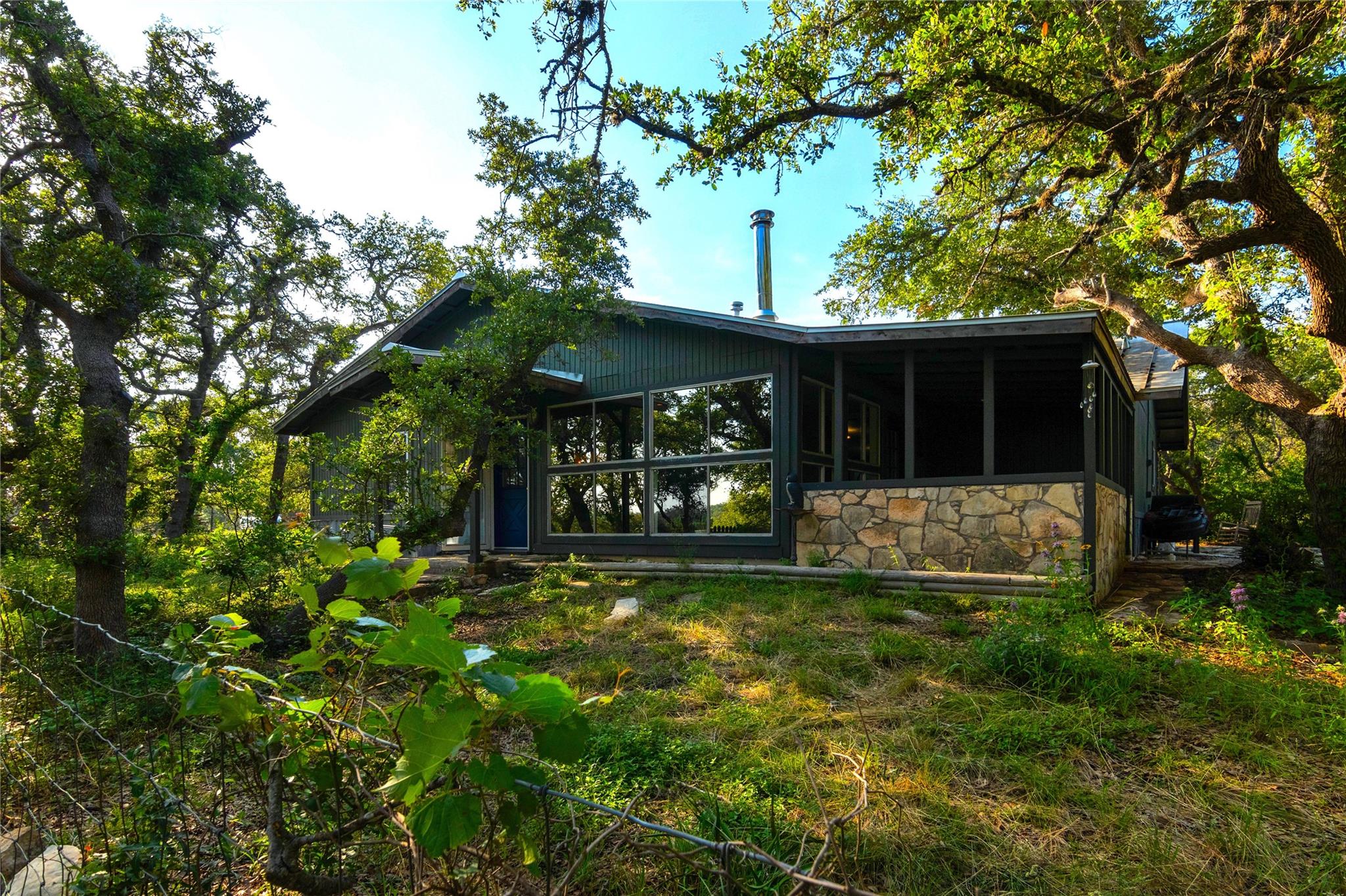 435 Spangenberg Rd Property Photo 4