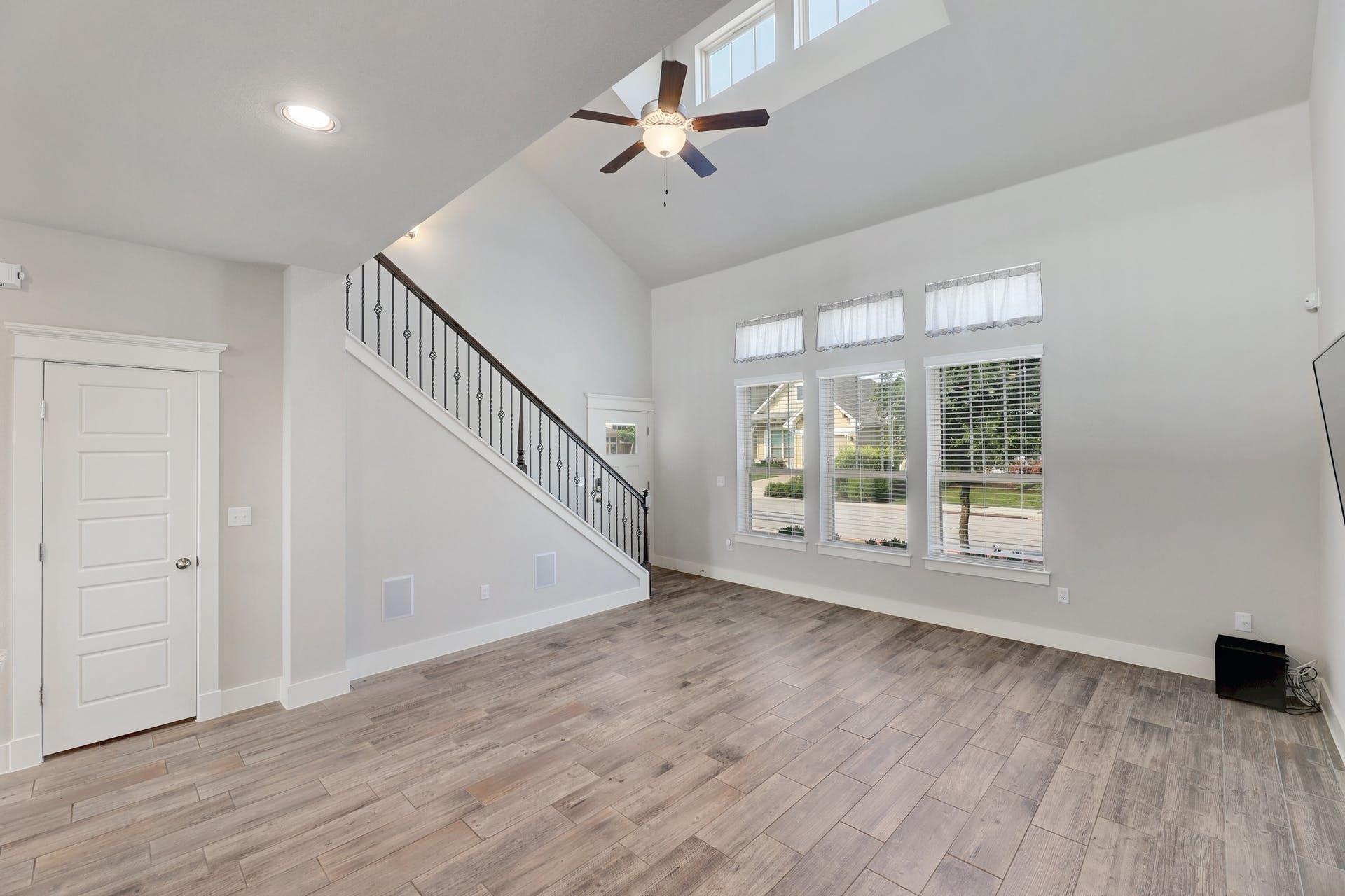 10503 Larue Pass Property Photo 4