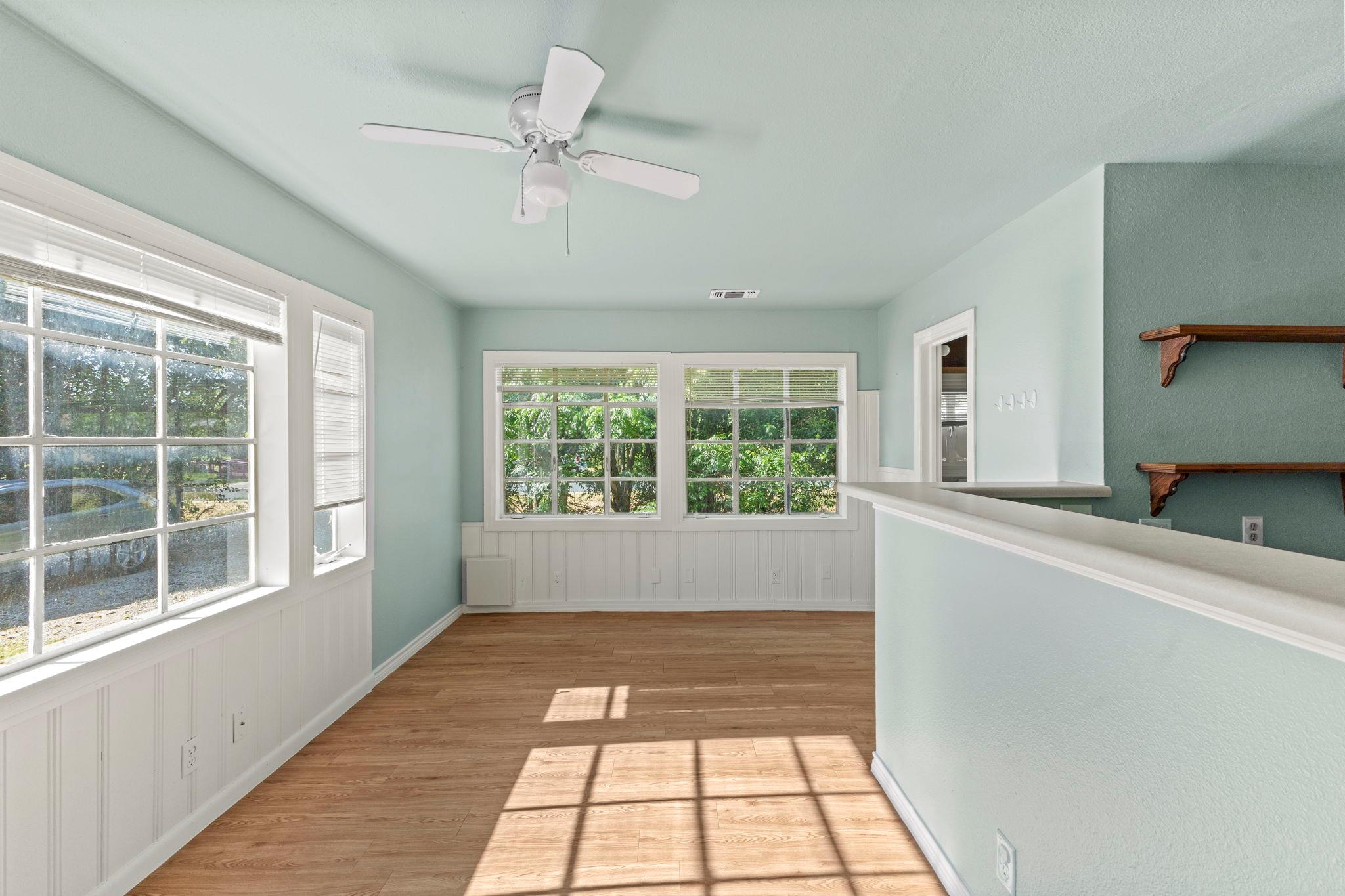 108 W Austin St #a Property Photo 3