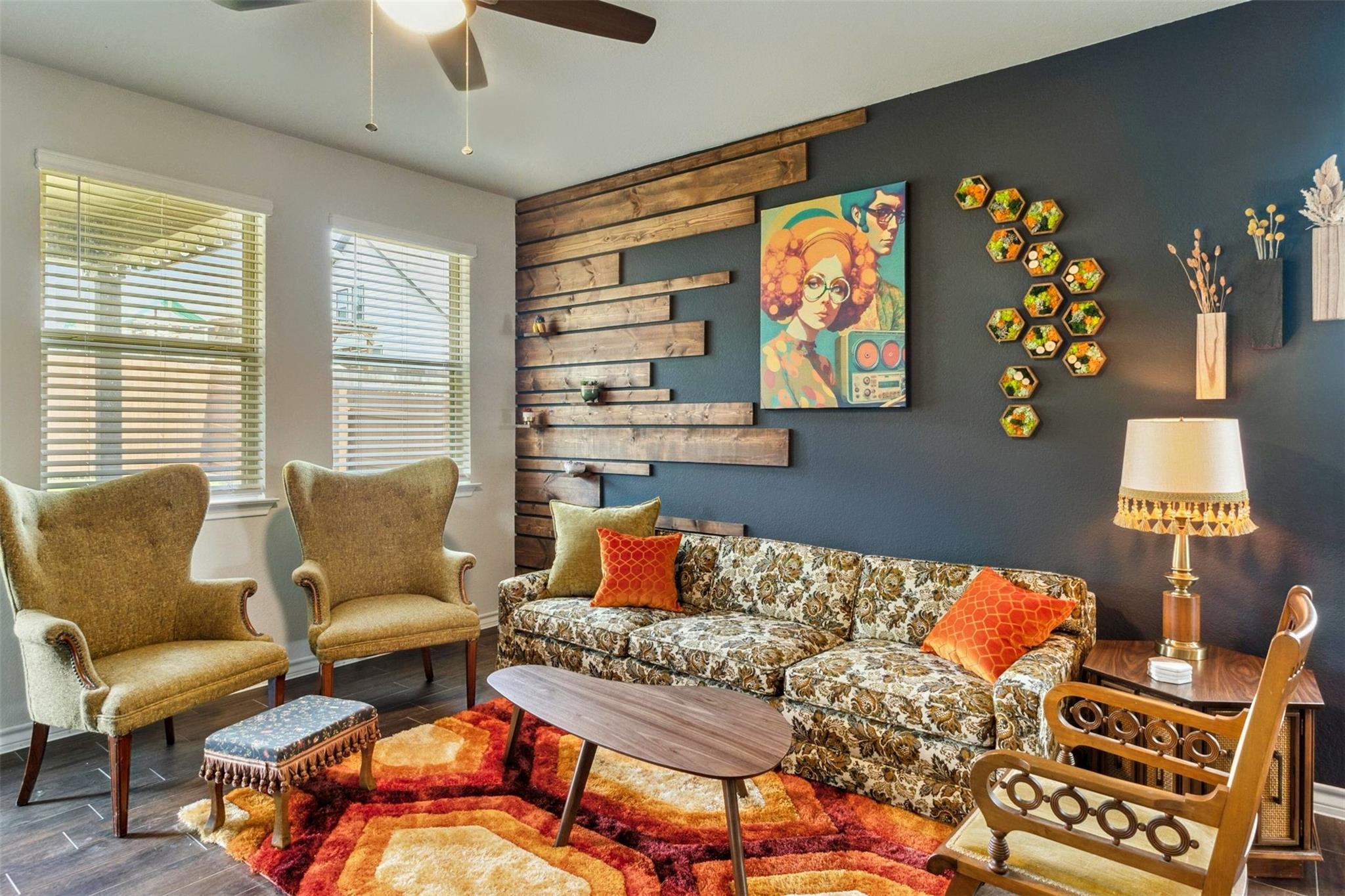 707 Eves Necklace Dr Property Photo 4