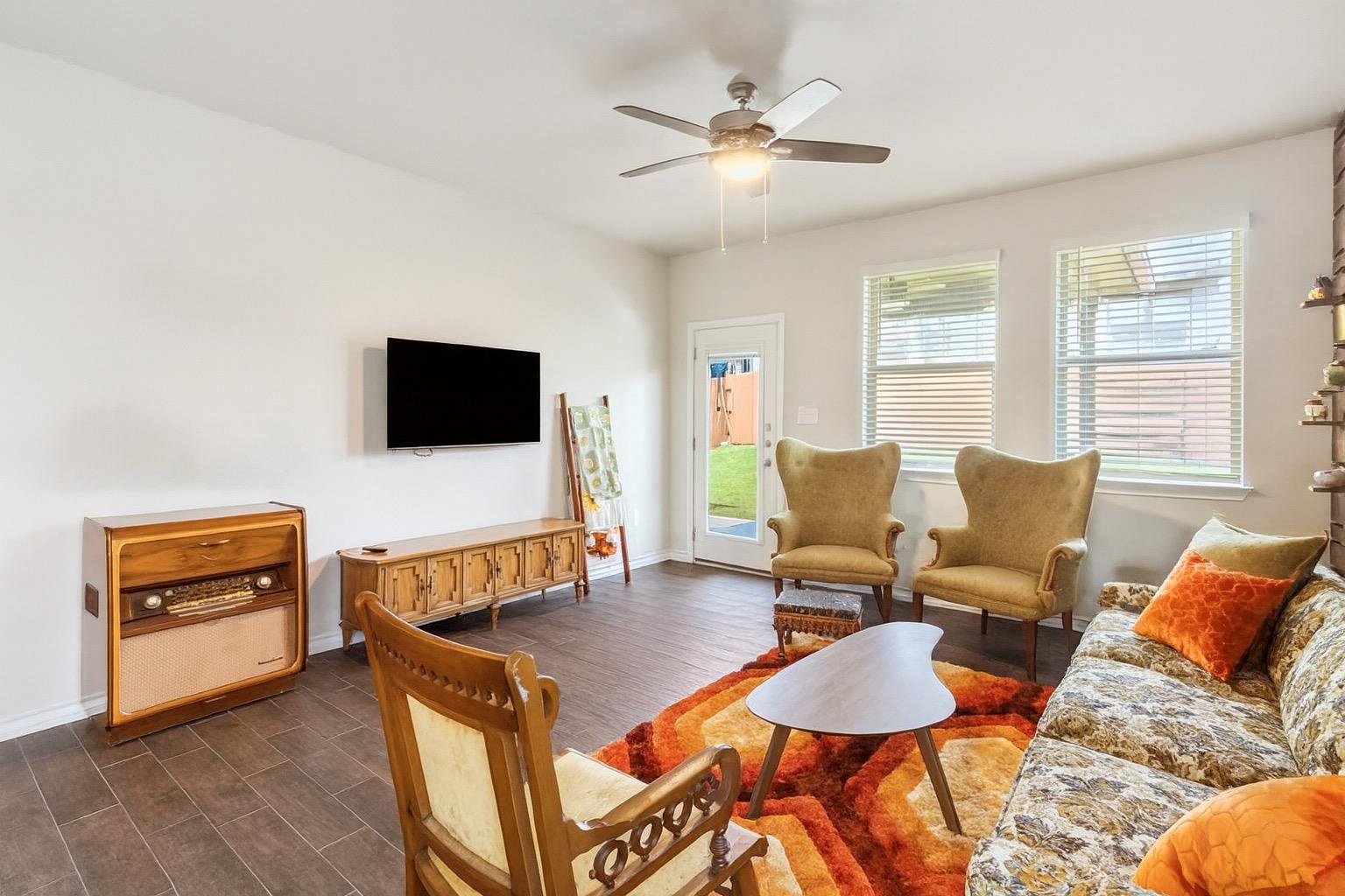 707 Eves Necklace Dr Property Photo 13