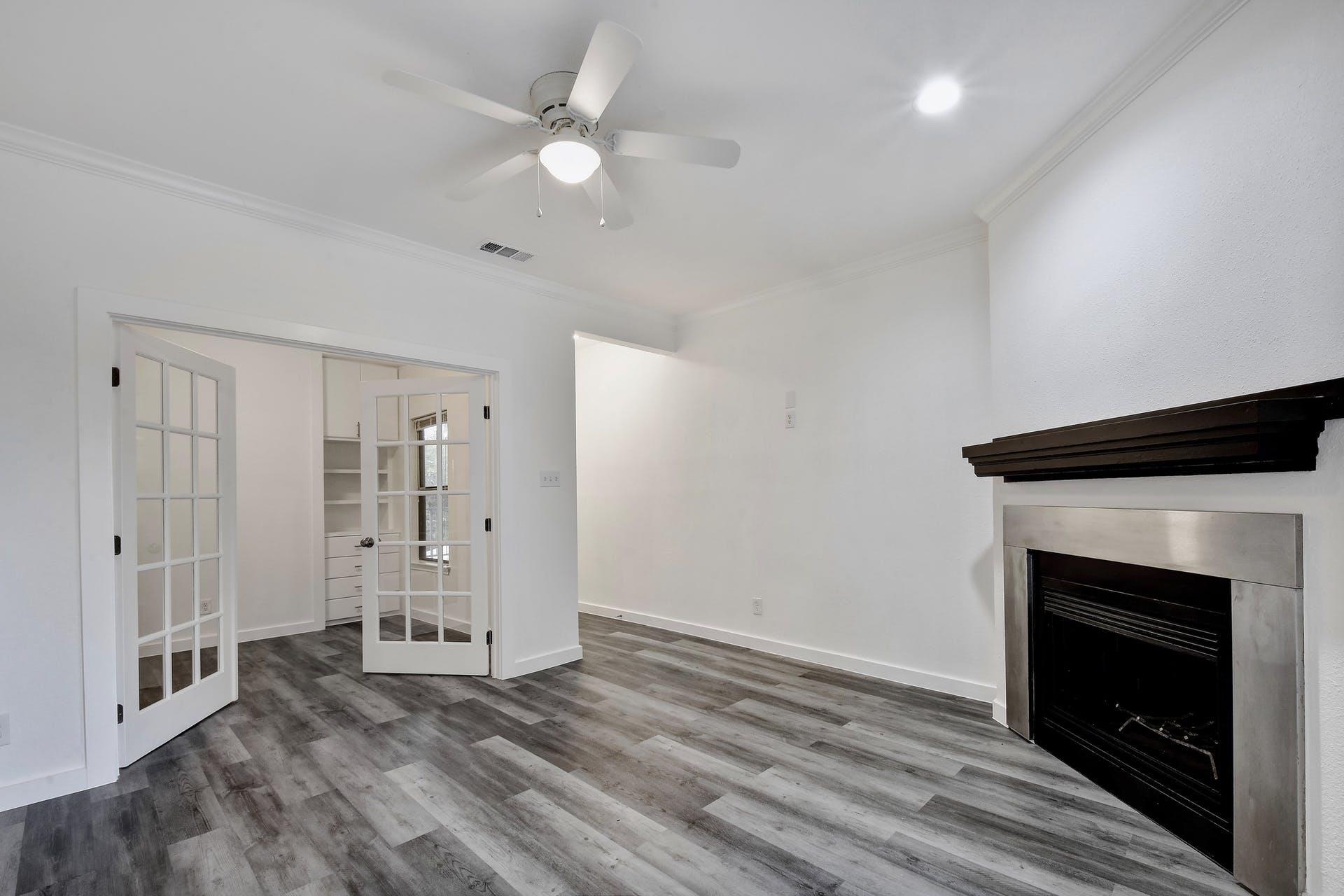 3840 Far West Blvd #215 Property Photo 8