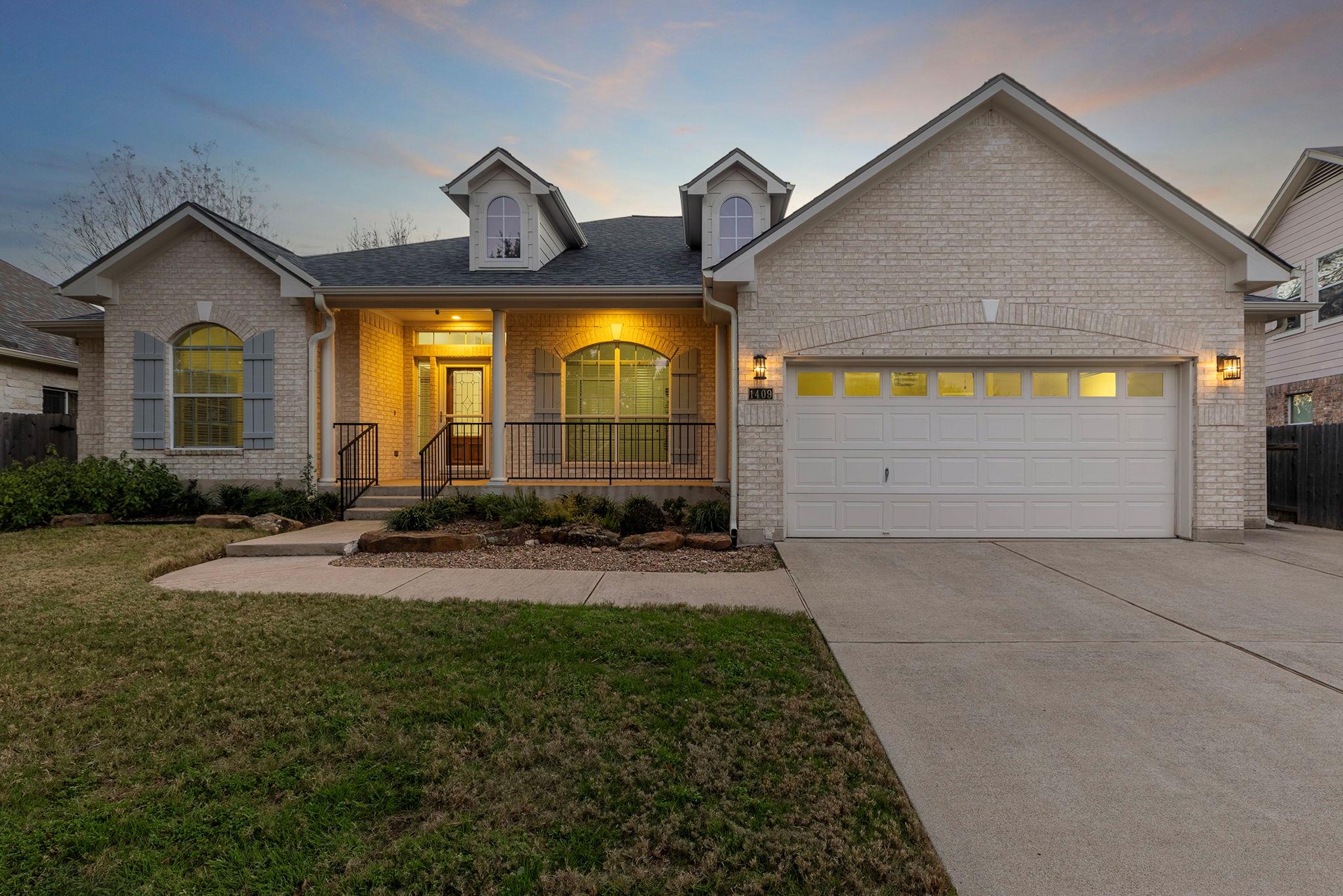 Pioneer Crossing Real Estate Listings Main Image
