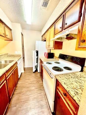 10616 Mellow Mdws #40b Property Photo 6