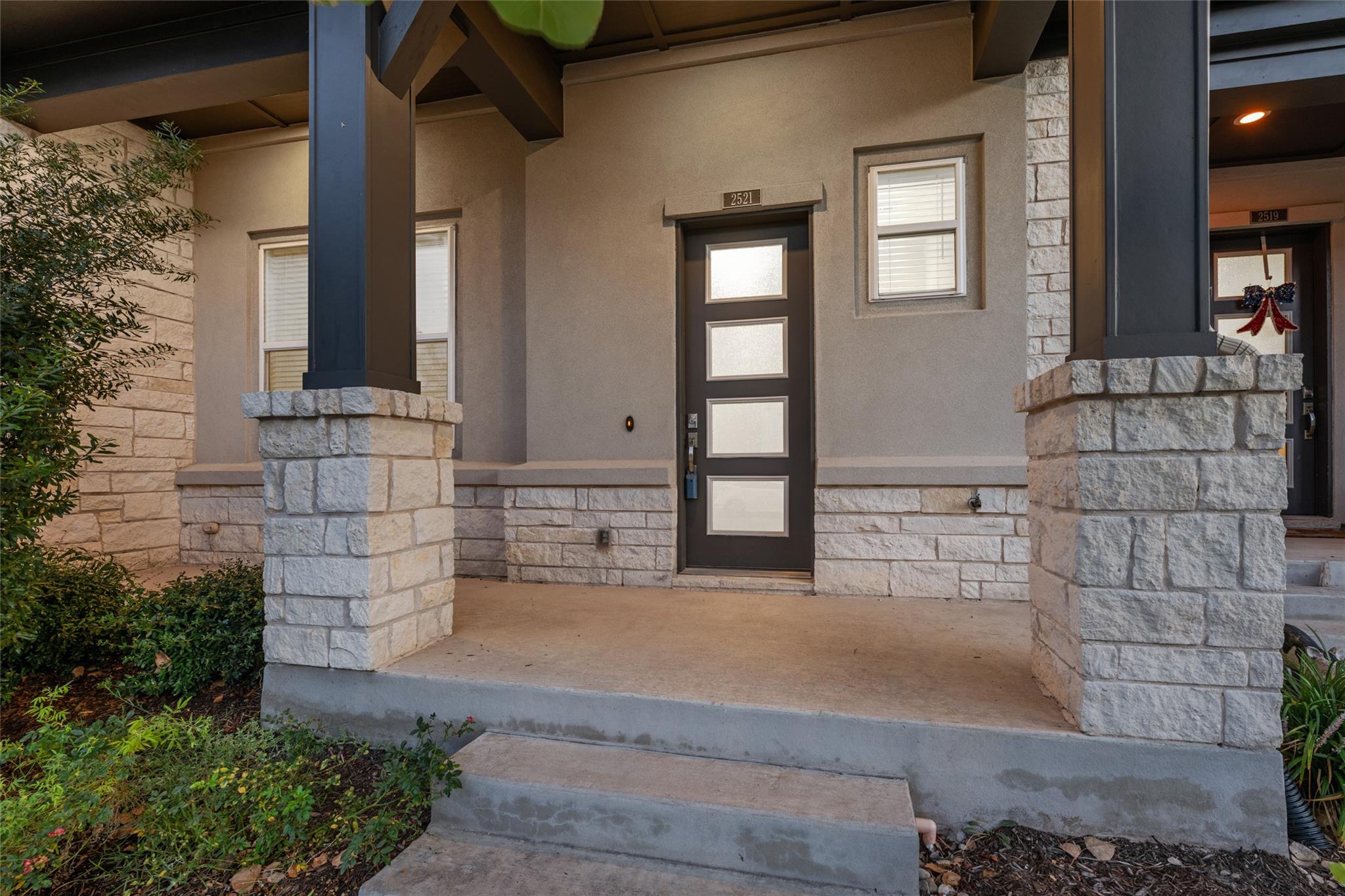2521 Robert Browning St Property Photo