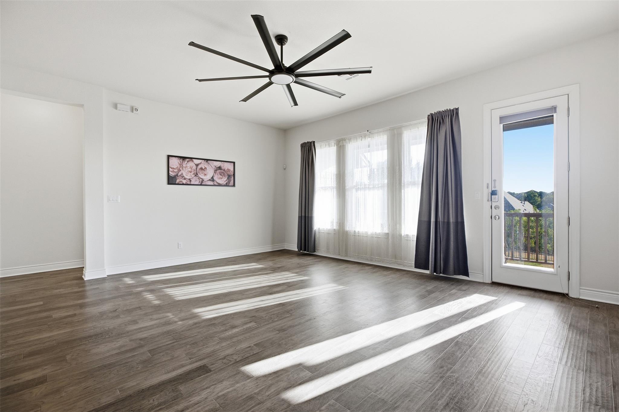 905 Almeria Bnd Property Photo 10