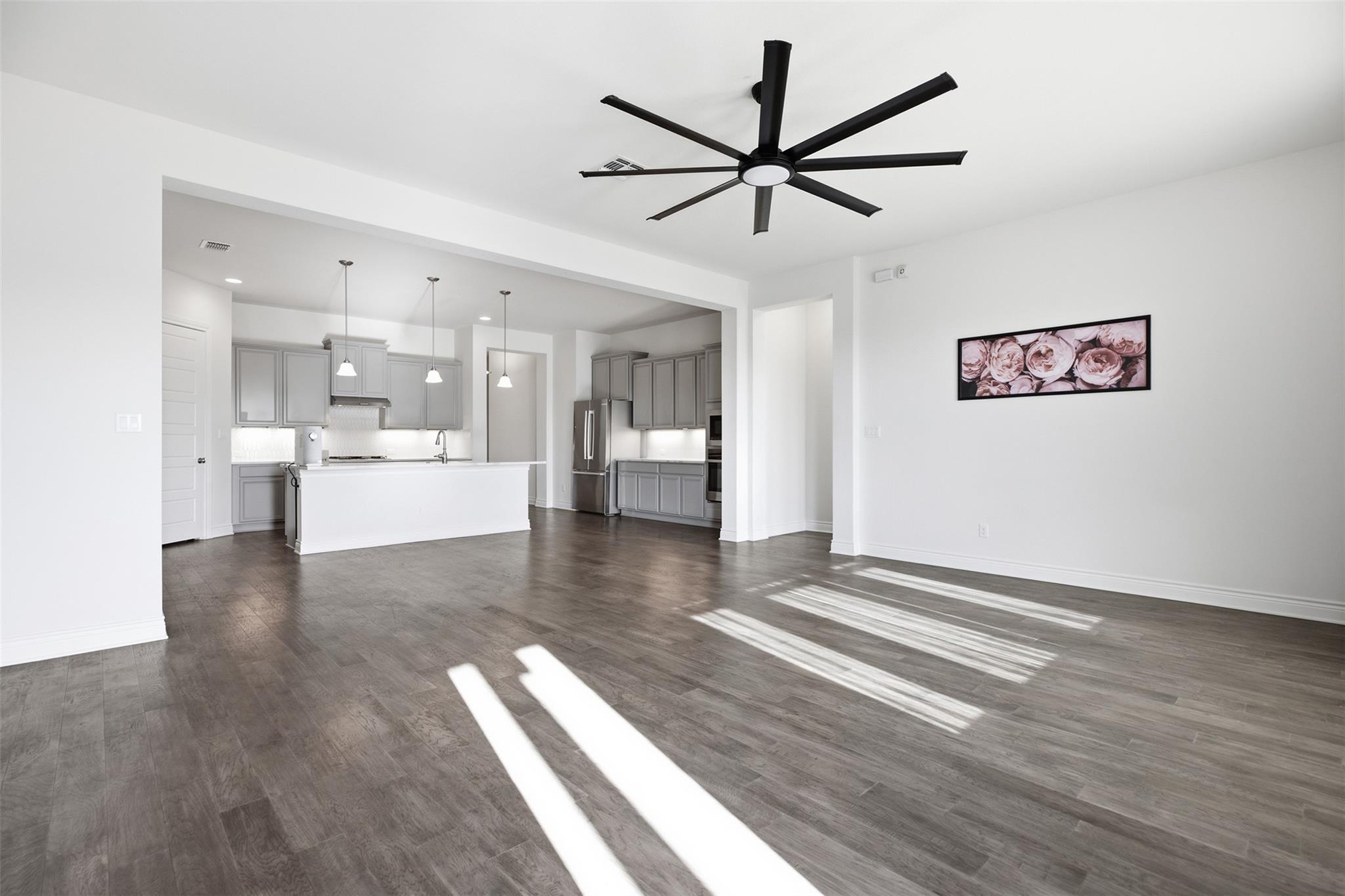 905 Almeria Bnd Property Photo 11
