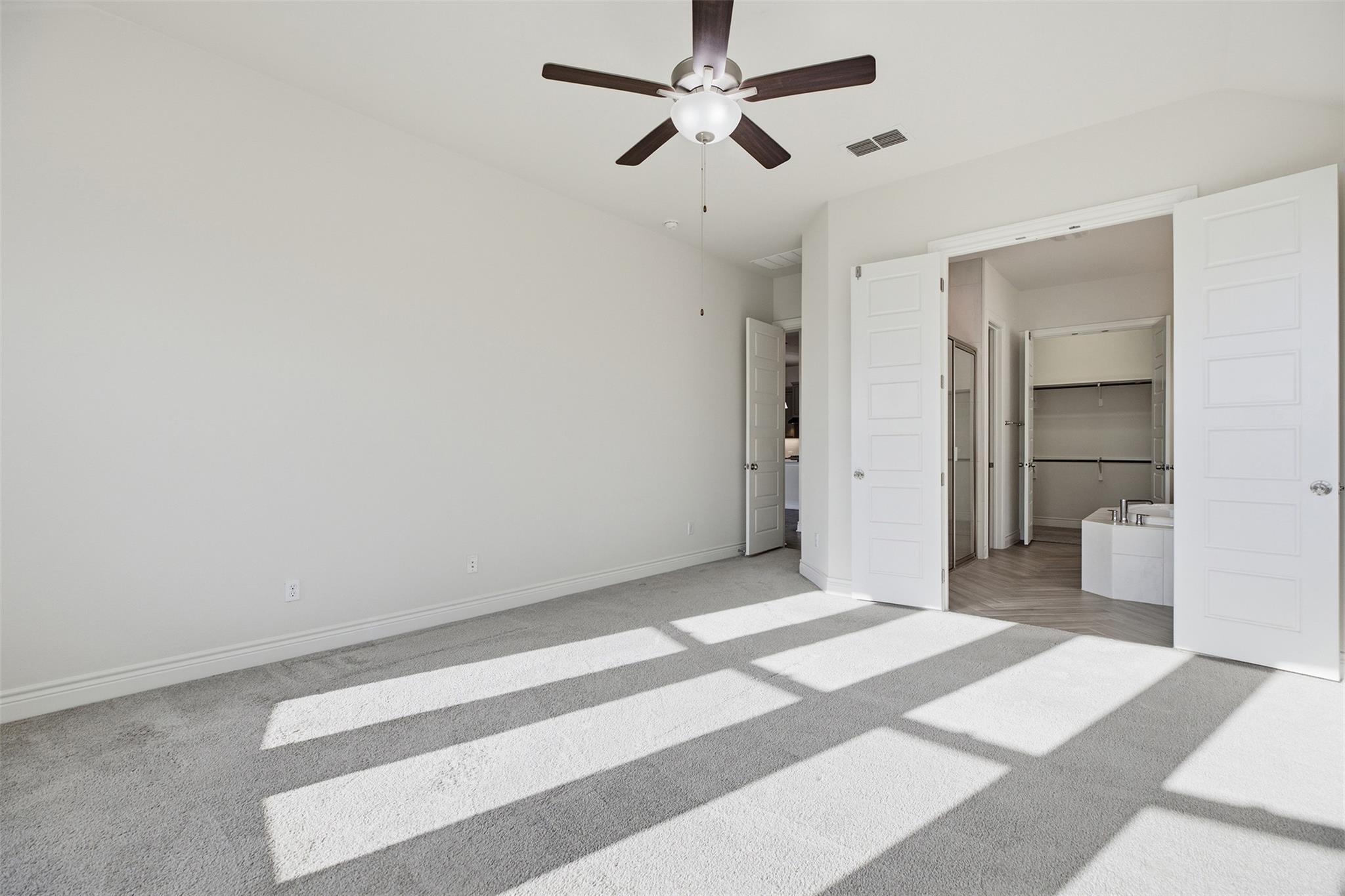 905 Almeria Bnd Property Photo 15