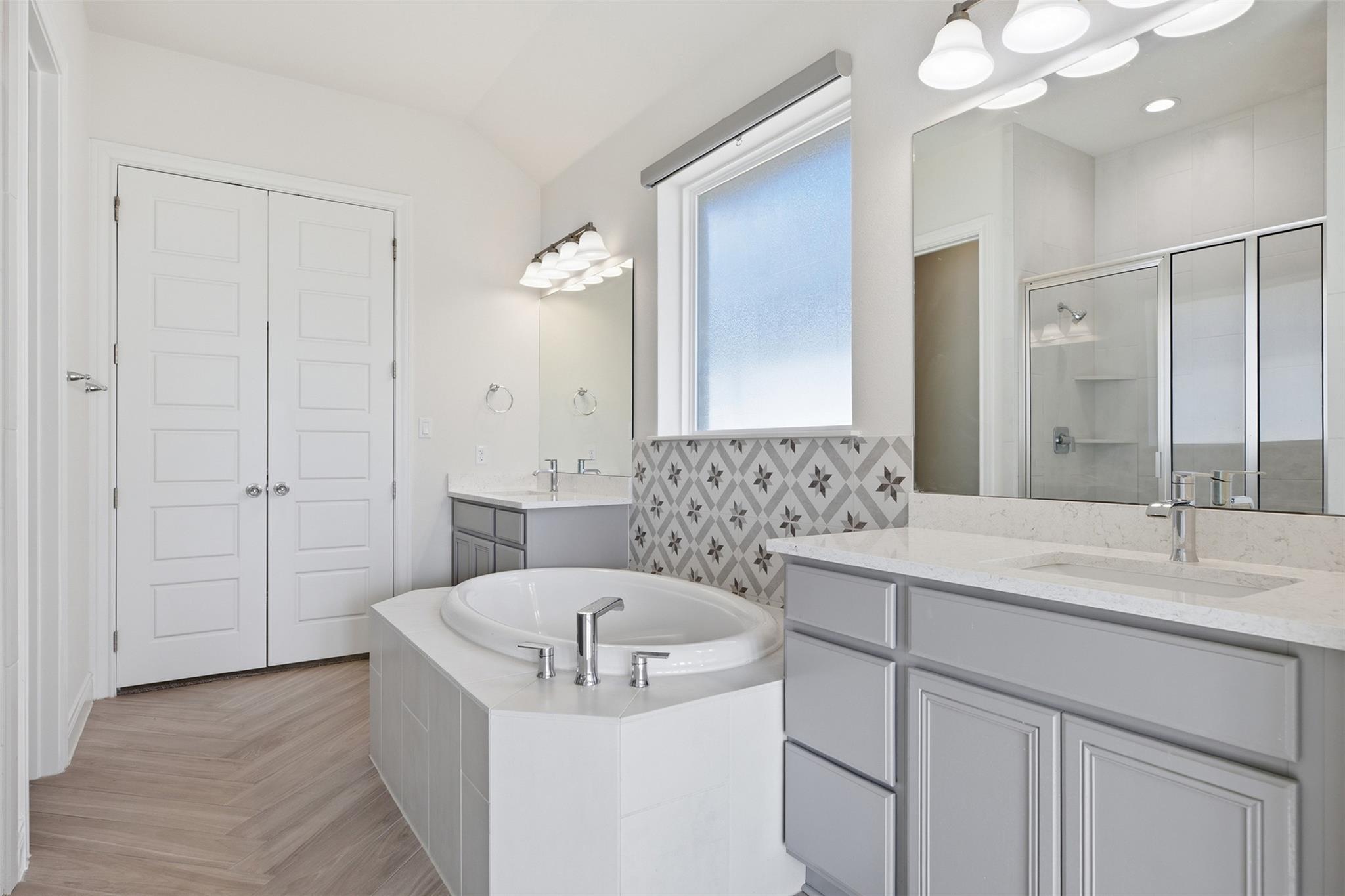 905 Almeria Bnd Property Photo 16