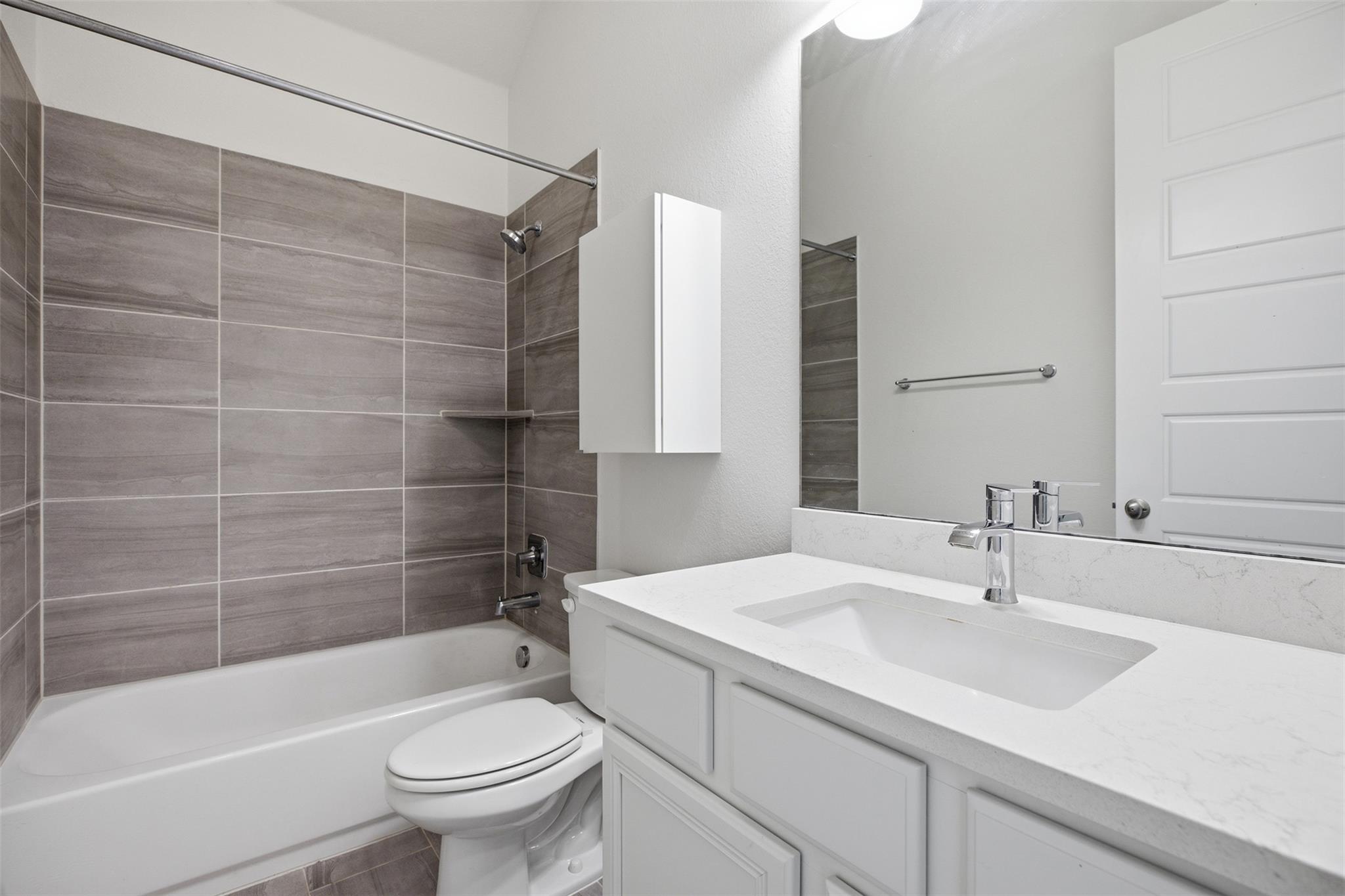 905 Almeria Bnd Property Photo 19
