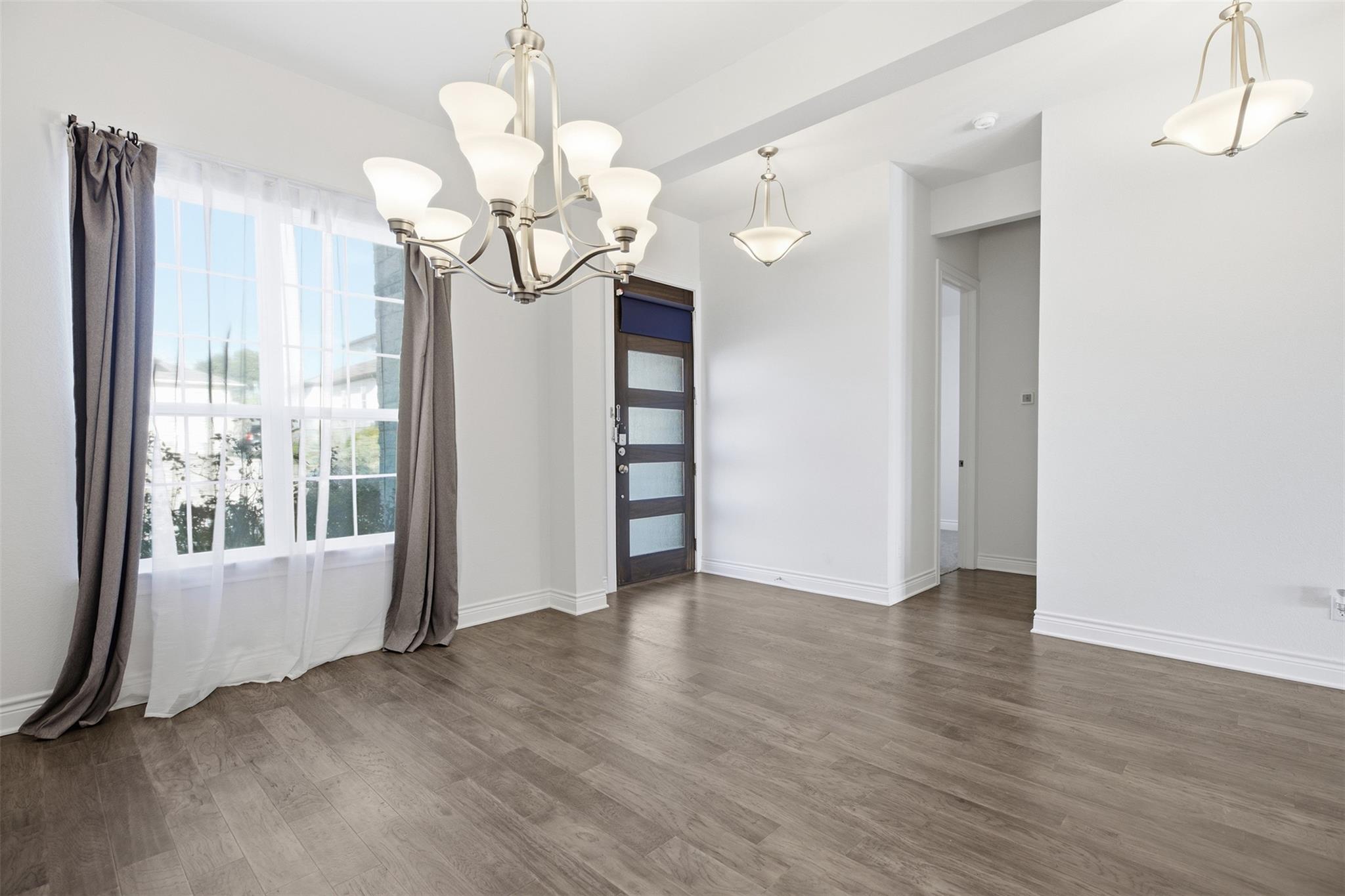 905 Almeria Bnd Property Photo 23