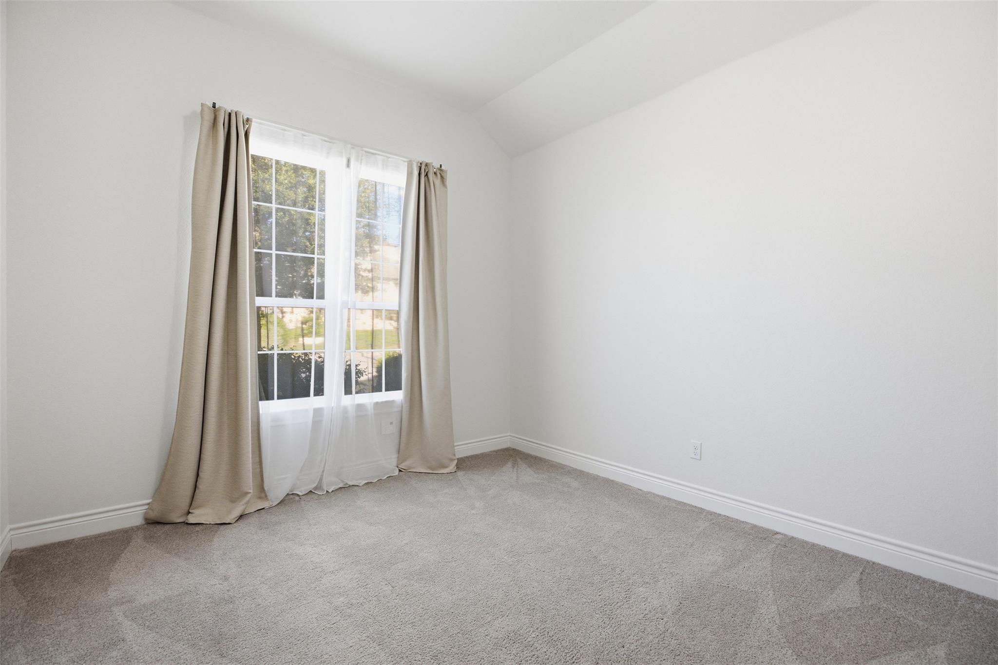 905 Almeria Bnd Property Photo 24
