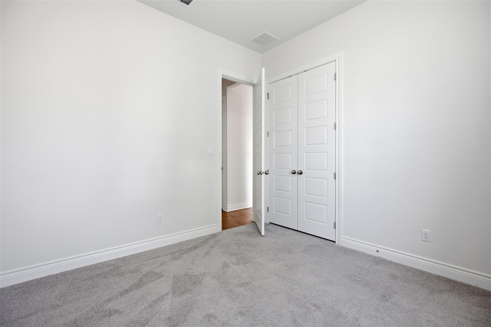 905 Almeria Bnd Property Photo 25