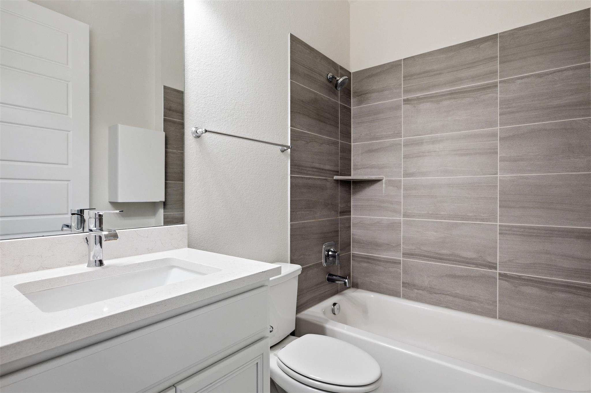 905 Almeria Bnd Property Photo 26