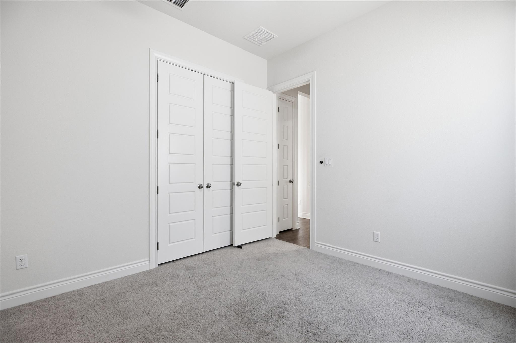 905 Almeria Bnd Property Photo 28