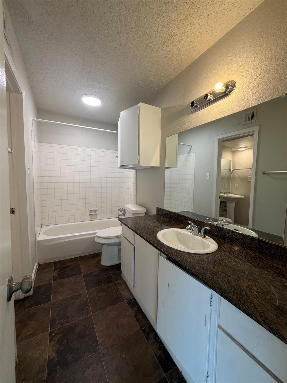 8017 Gessner Dr #222 Property Photo 4
