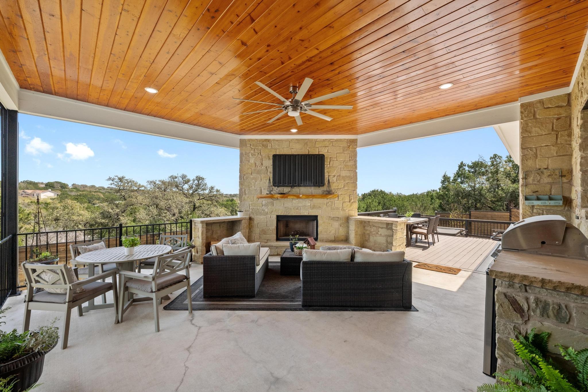 2309 American Dr Property Photo