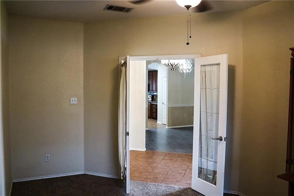 100 S Creek Bend Dr Property Photo 3