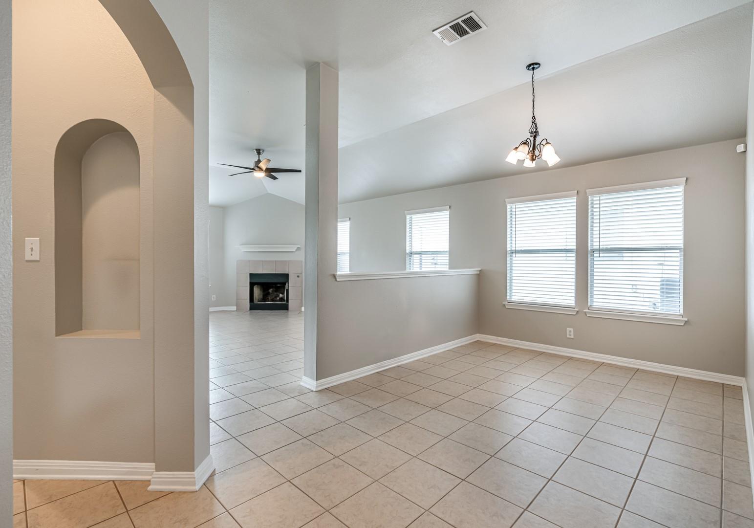8518 Trumpet Cir Property Photo 4