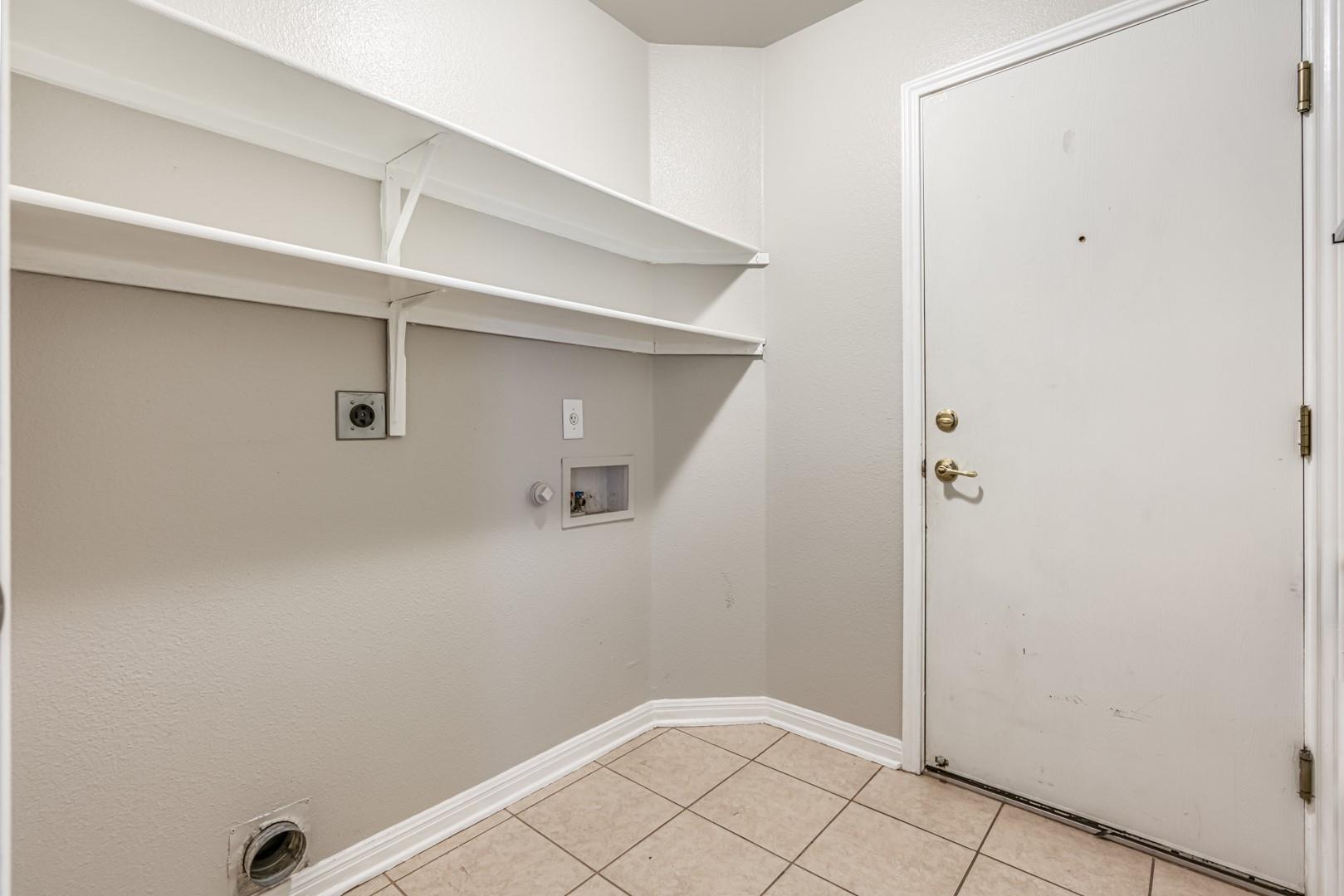 8518 Trumpet Cir Property Photo 21