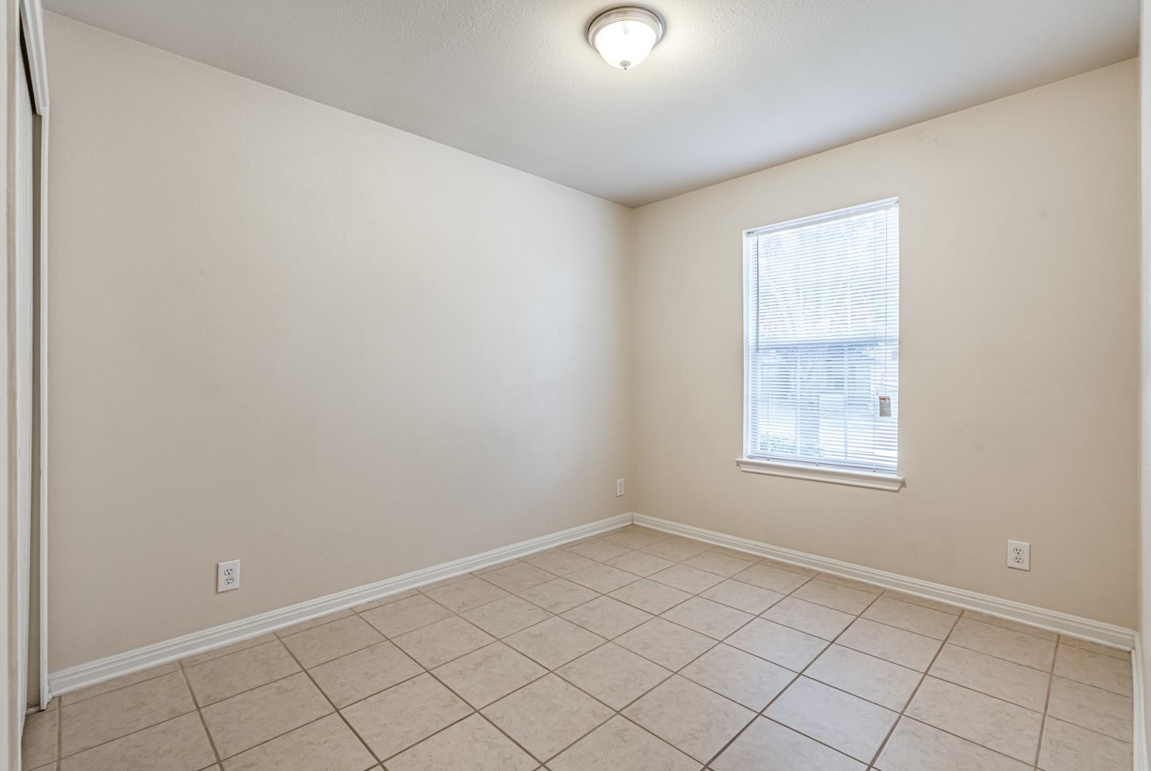 8518 Trumpet Cir Property Photo 25