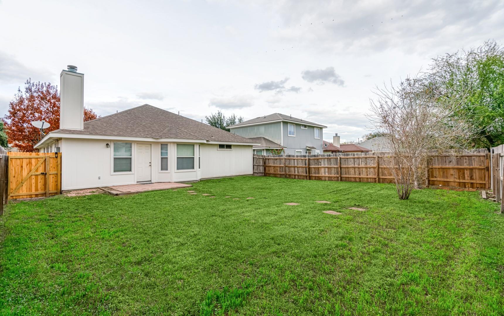 8518 Trumpet Cir Property Photo 28