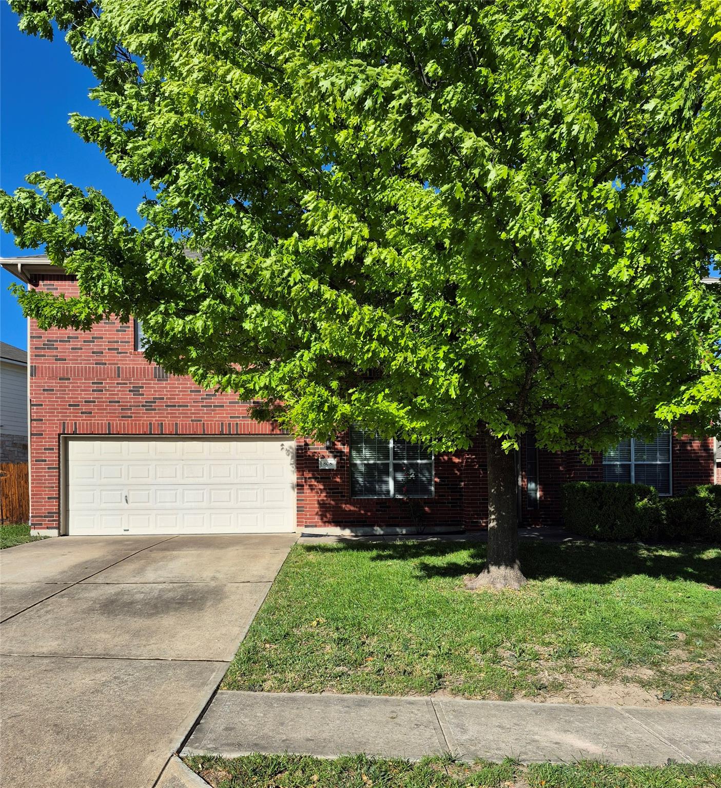 808 Busleigh Castle Way Property Photo 2