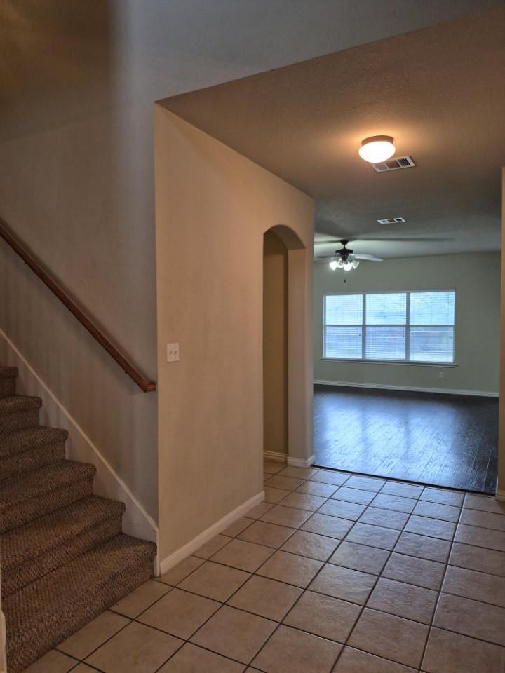 808 Busleigh Castle Way Property Photo 4