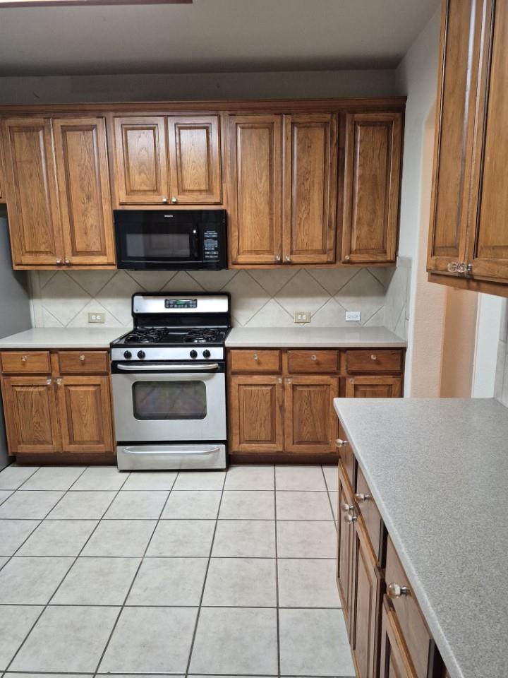 808 Busleigh Castle Way Property Photo 10