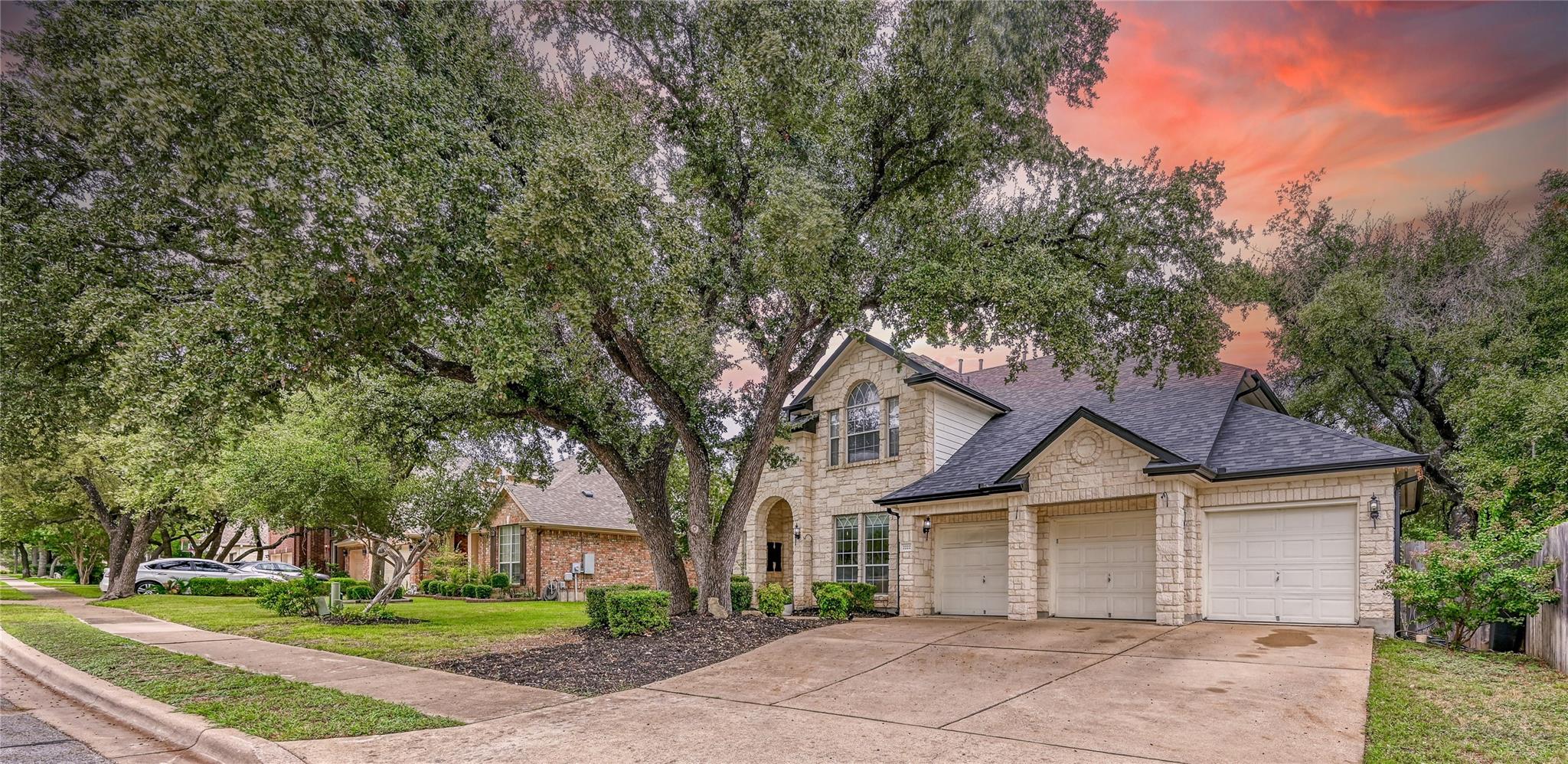 2222 Buena Vista Ln Property Photo