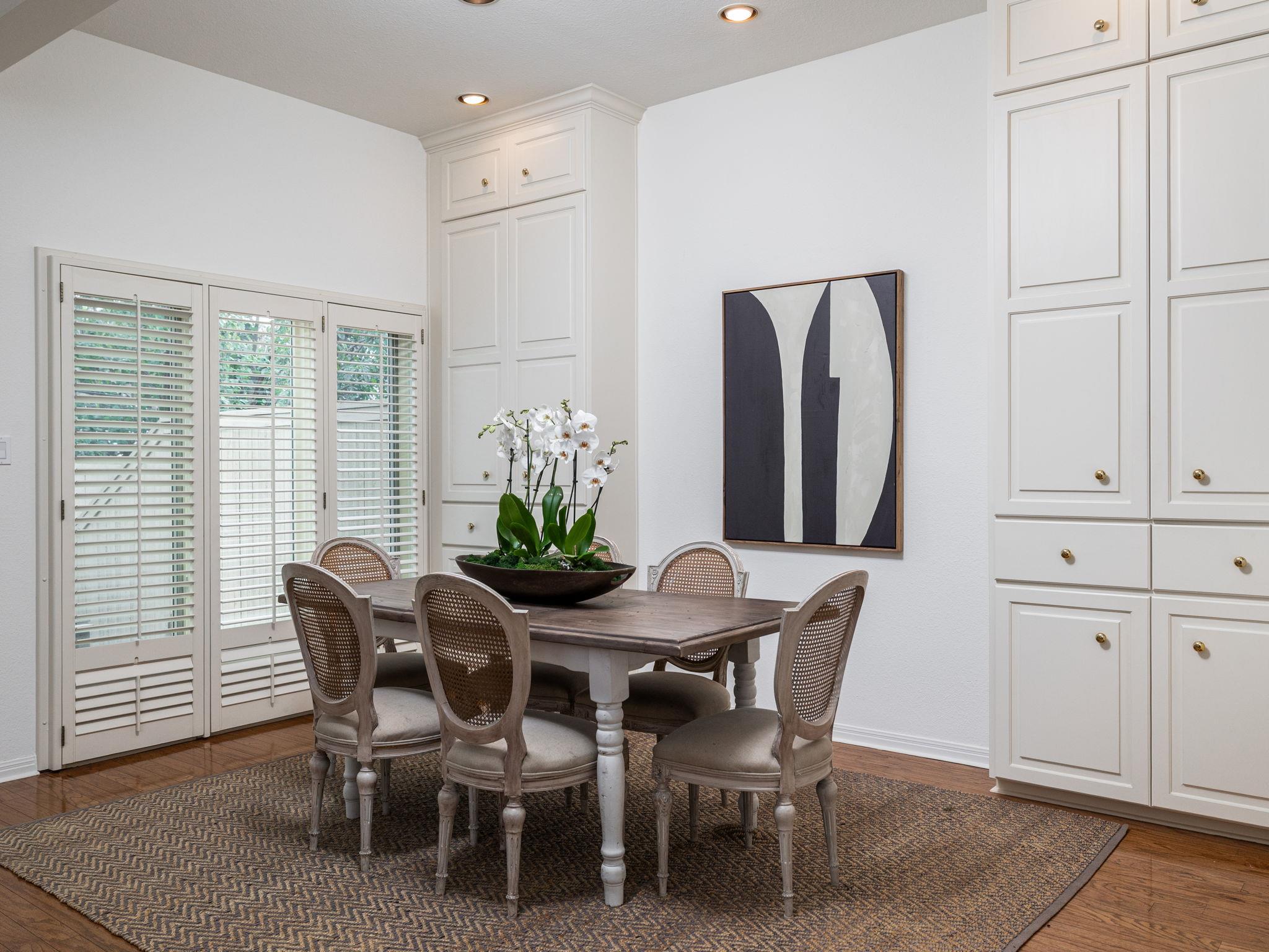 3111 Windsor Rd #e Property Photo 3