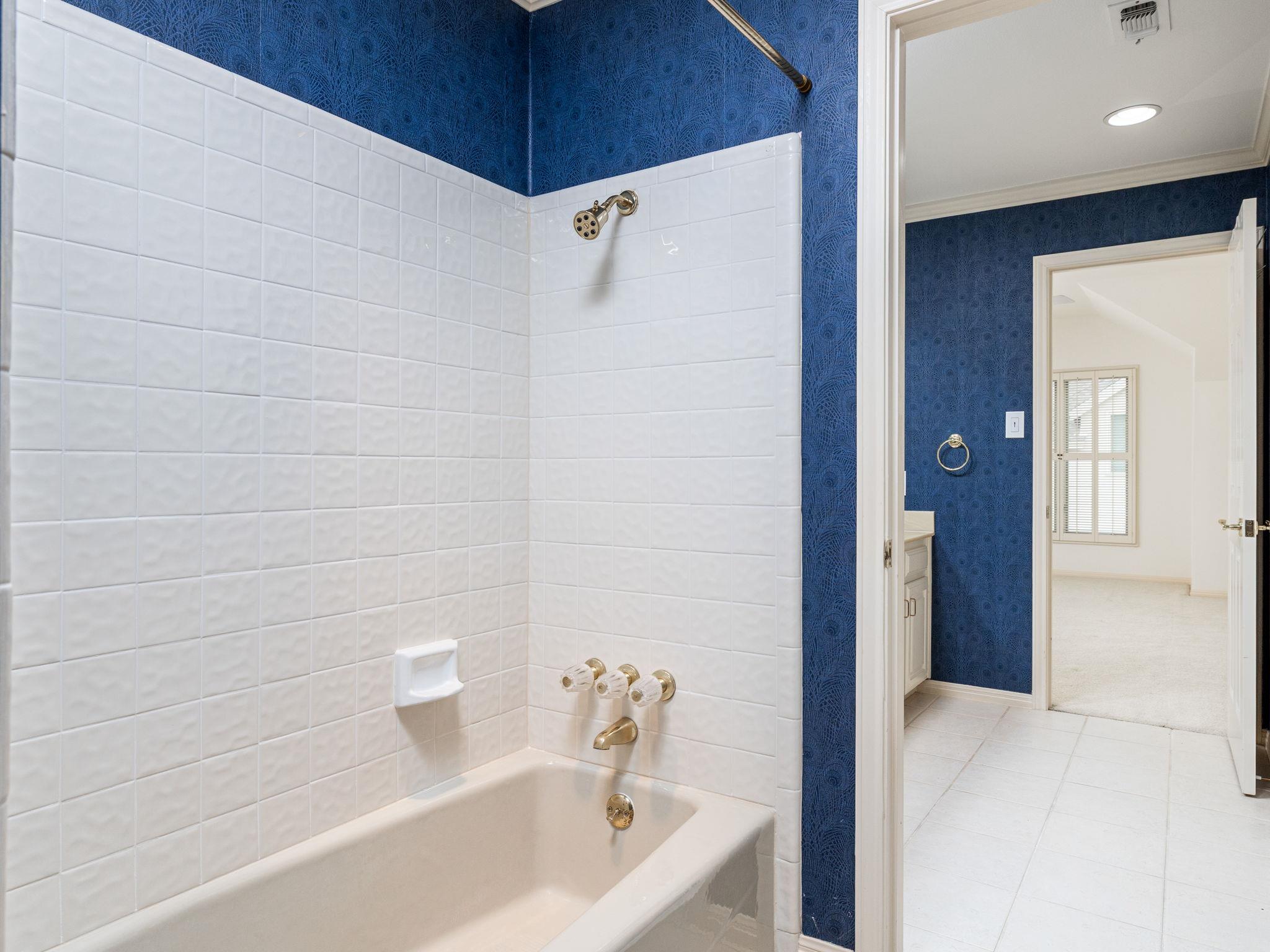 3111 Windsor Rd #e Property Photo 16