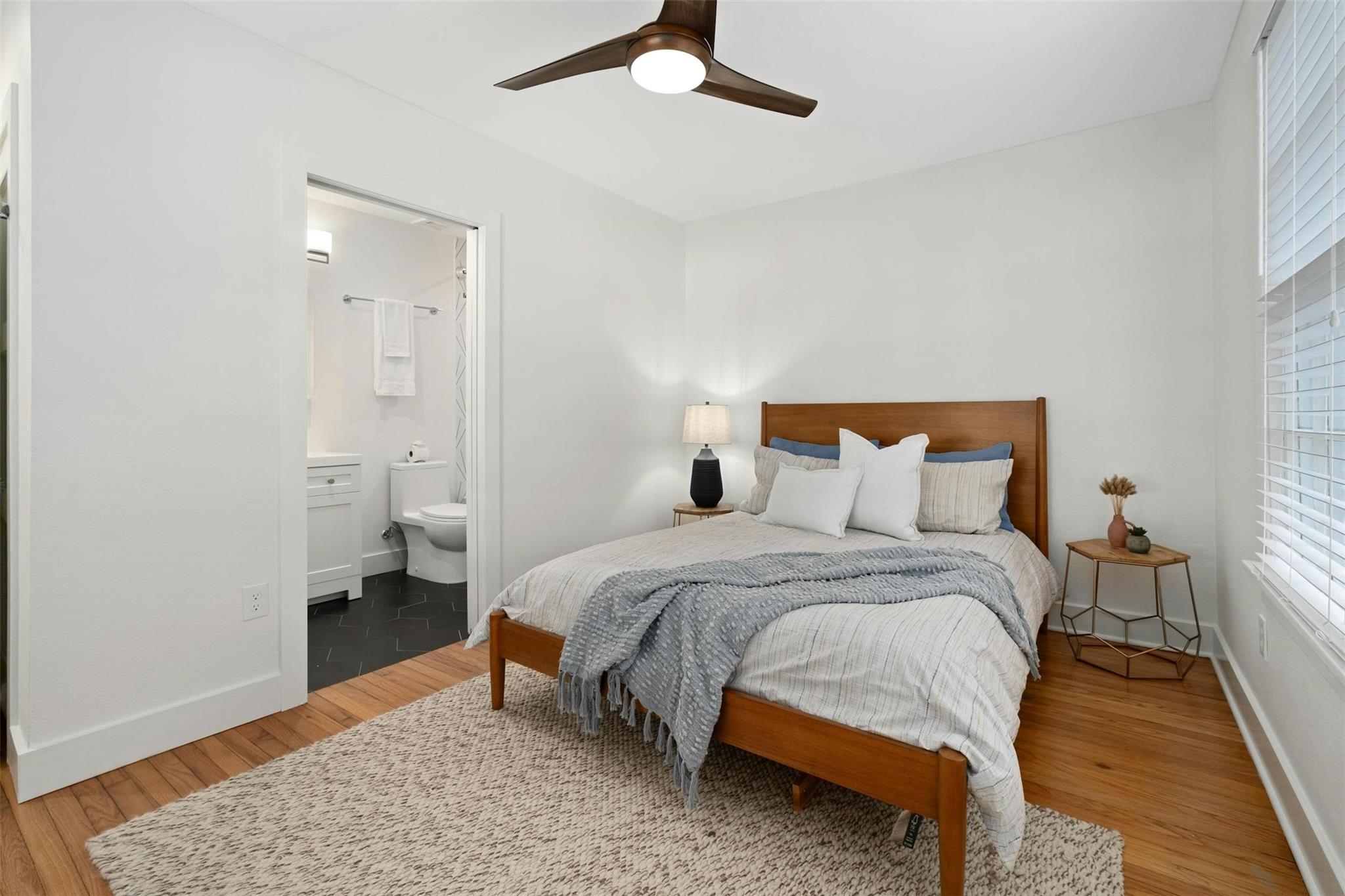 2107 Kenwood Ave Property Photo 11