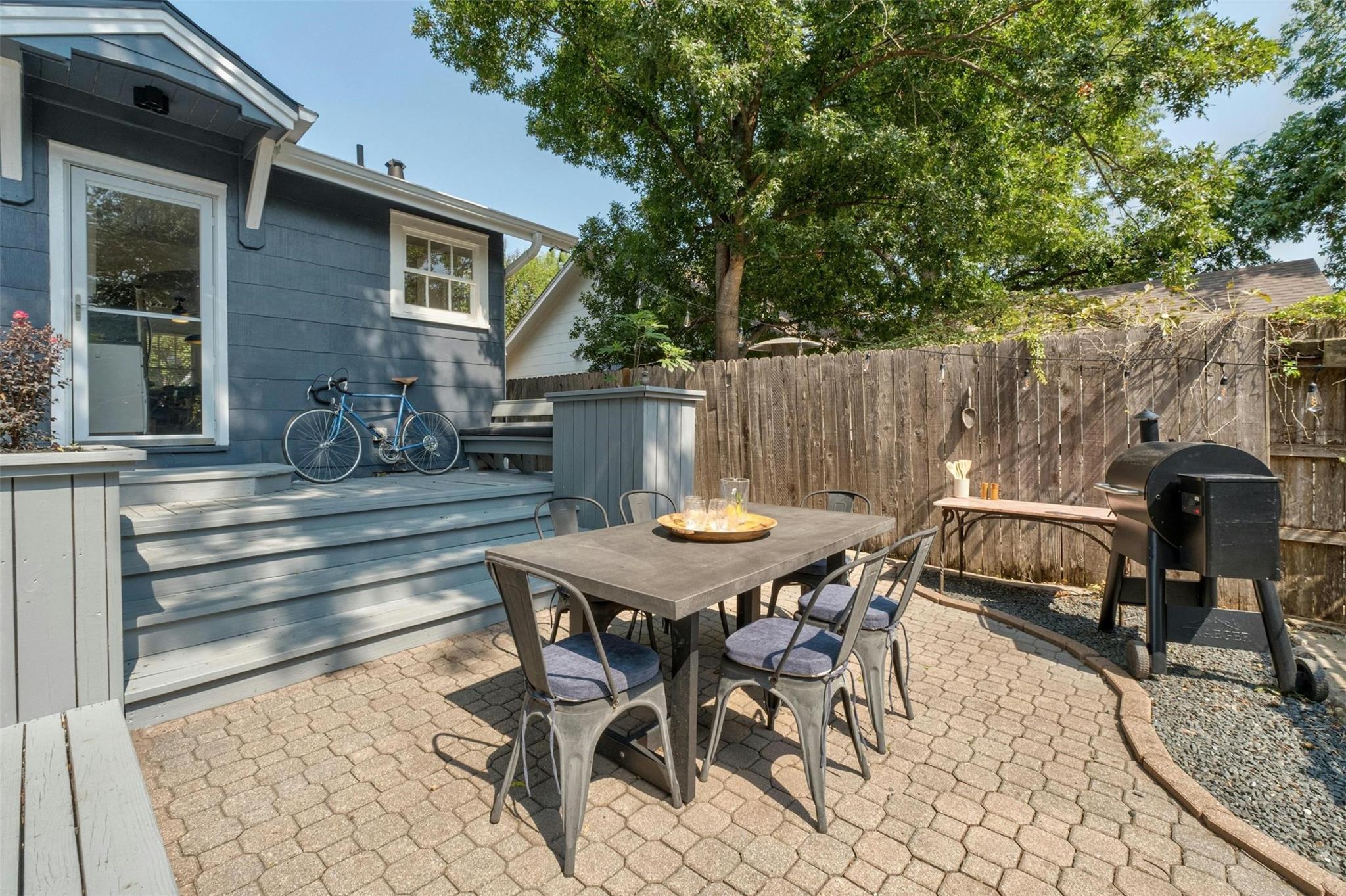 2107 Kenwood Ave Property Photo 17