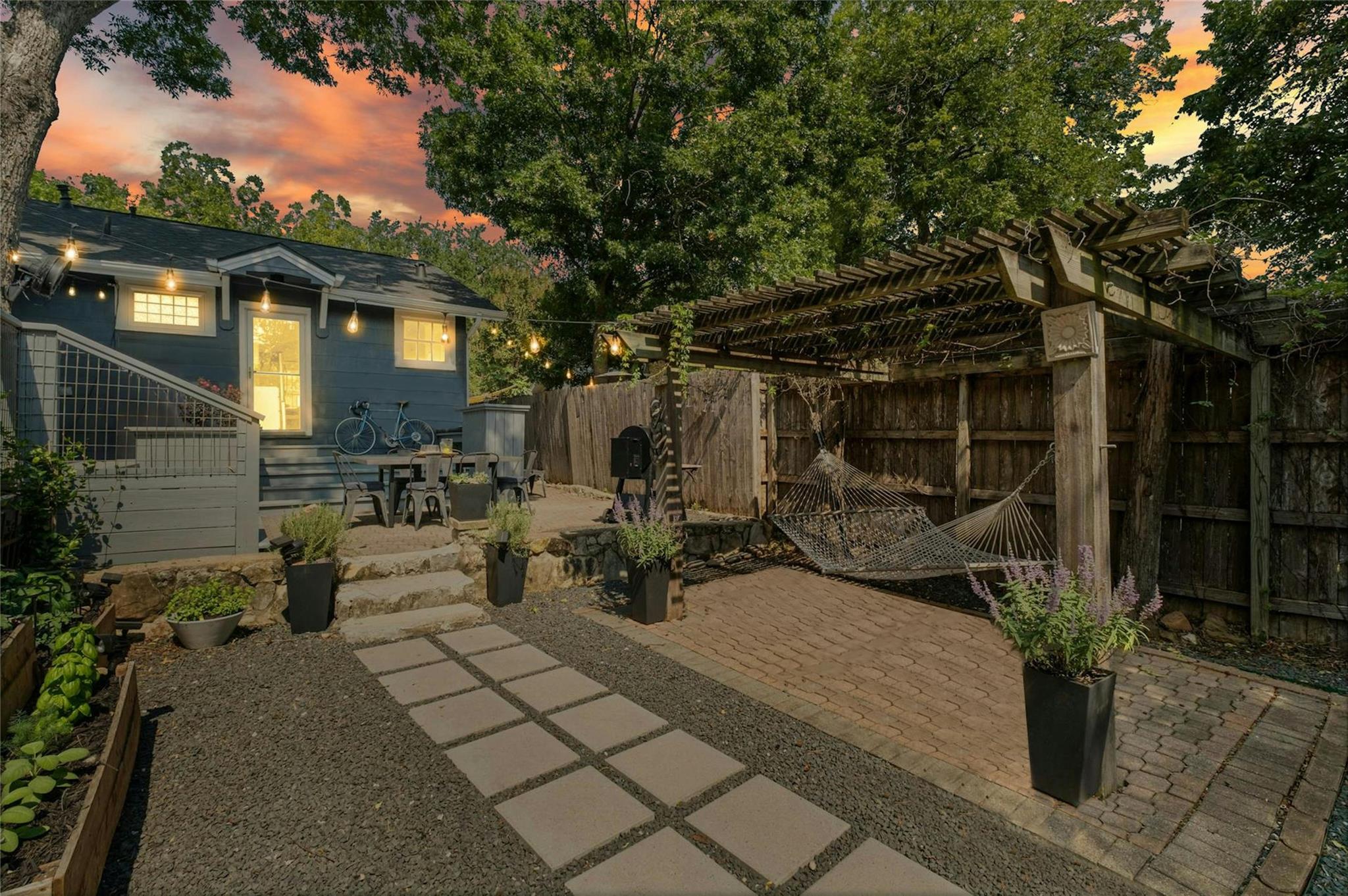 2107 Kenwood Ave Property Photo 20