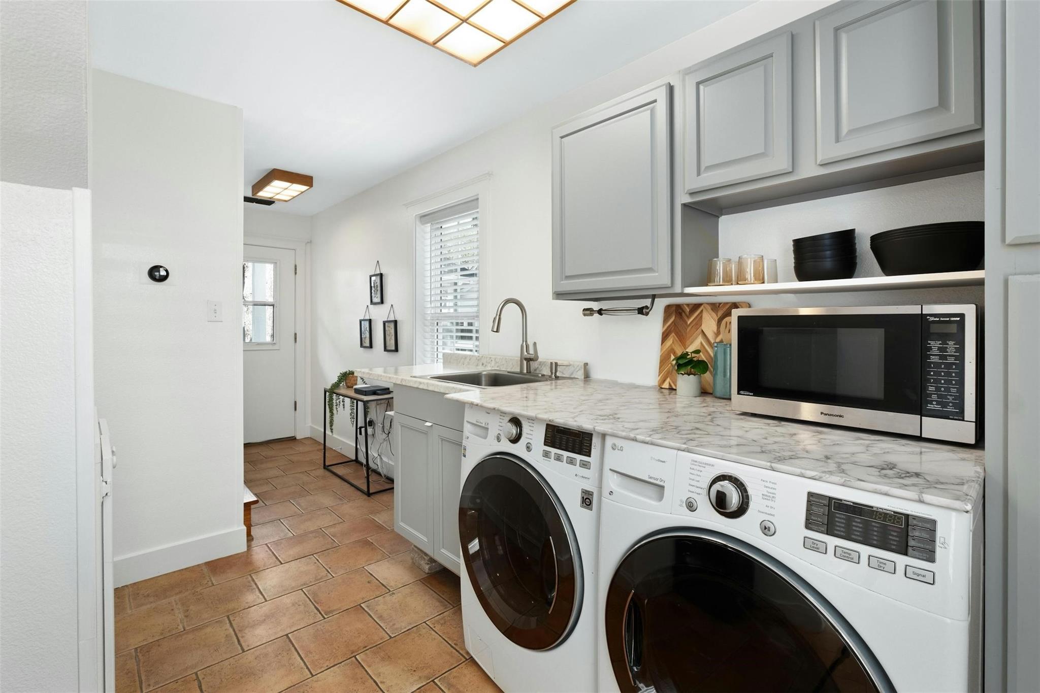 2107 Kenwood Ave Property Photo 25