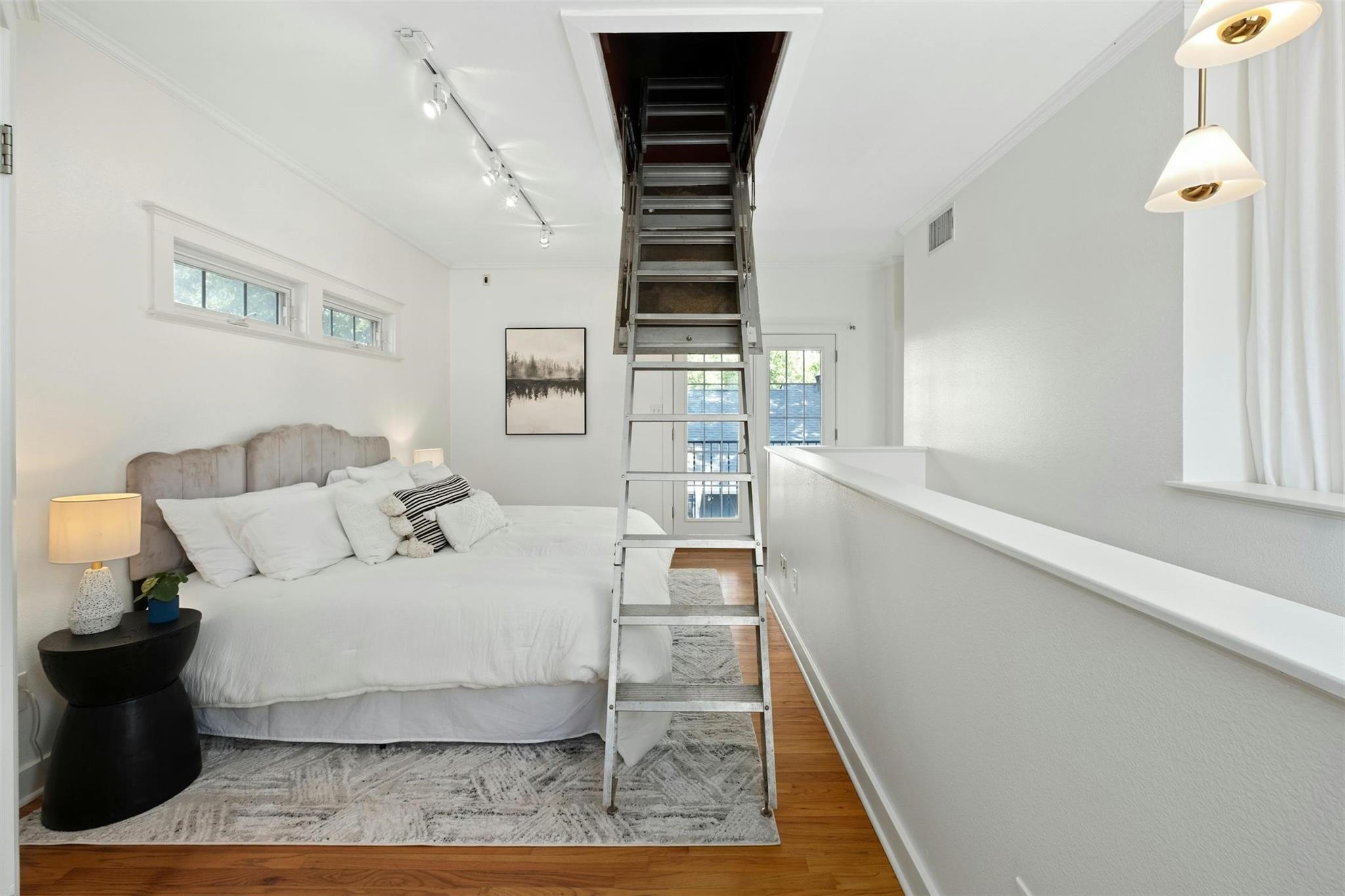 2107 Kenwood Ave Property Photo 29
