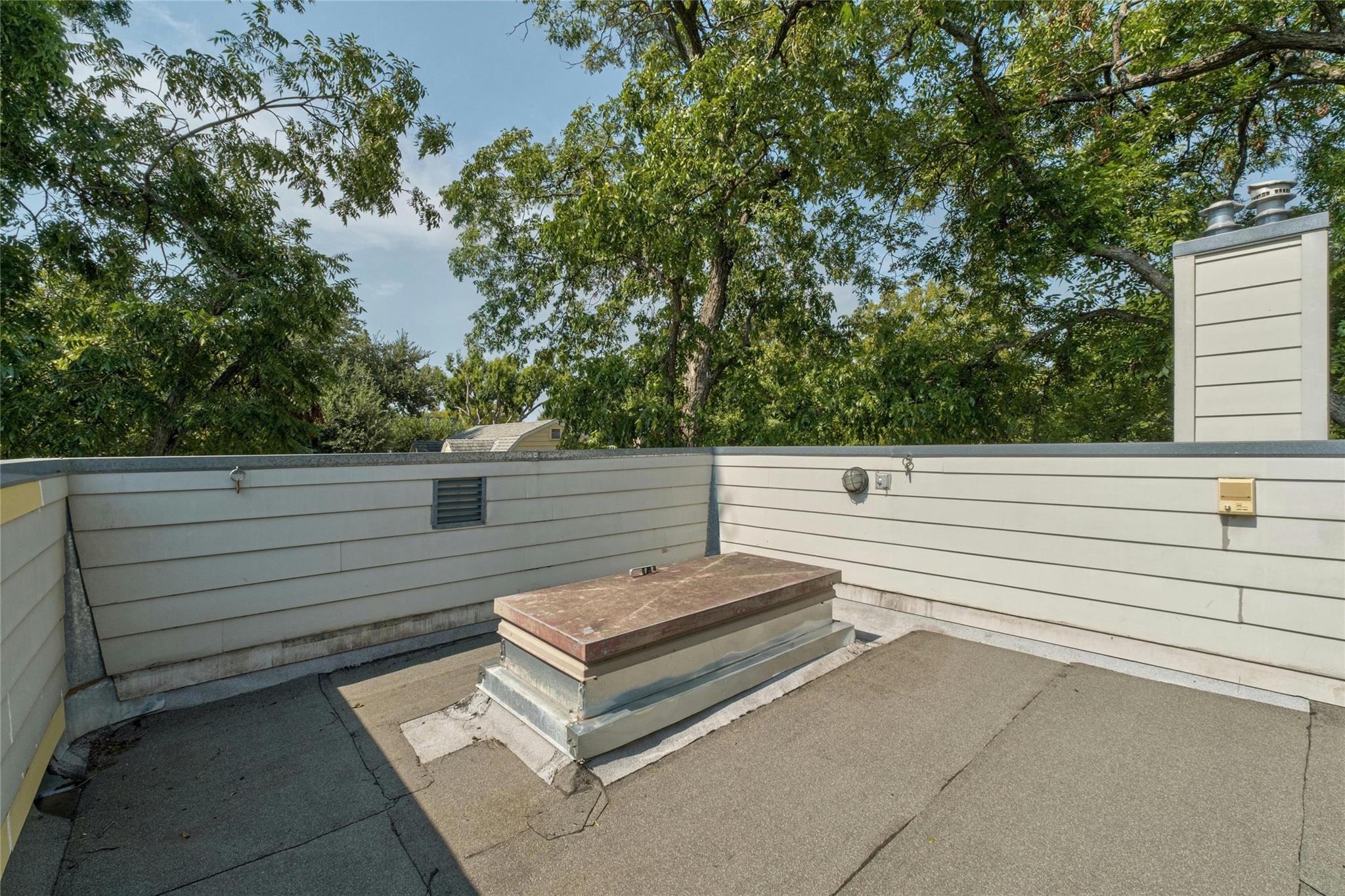 2107 Kenwood Ave Property Photo 30