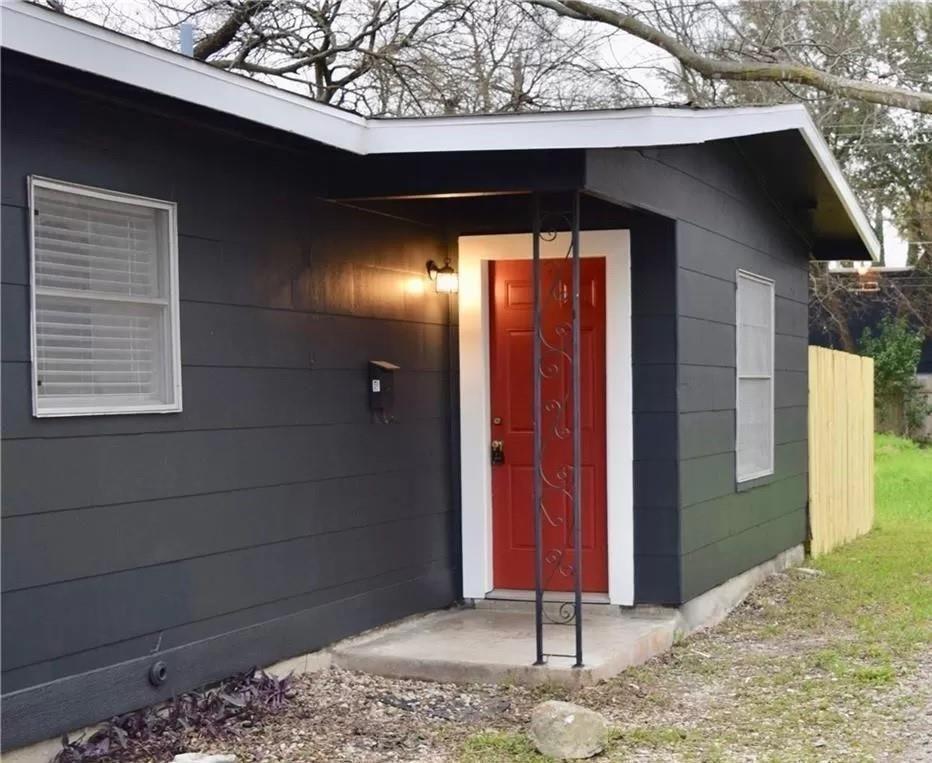 607 NELRAY B Blvd #B Property Photo 1