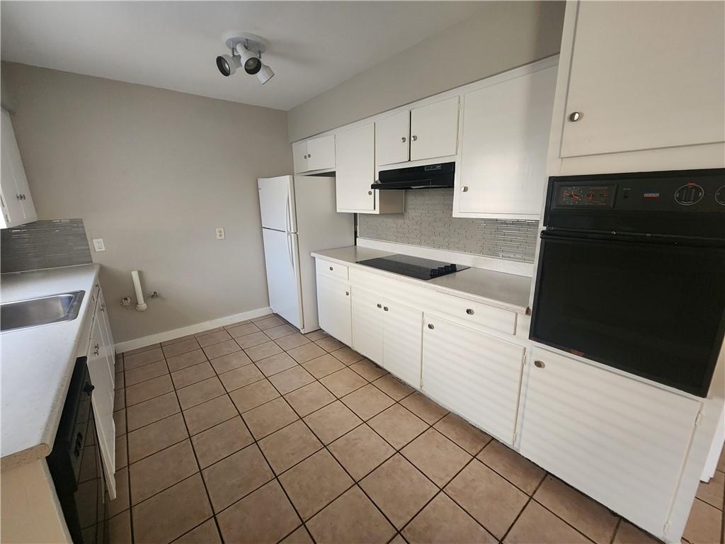 607 Nelray B Blvd #b Property Photo 4